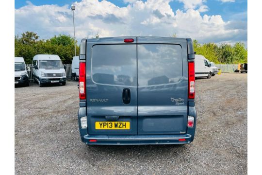 ** ON SALE ** Renault Trafic 2.0 DCI LL29 Sport 115 2013 '13 Reg' A/C - Sat Nav - Panel Van - Image 9 of 25