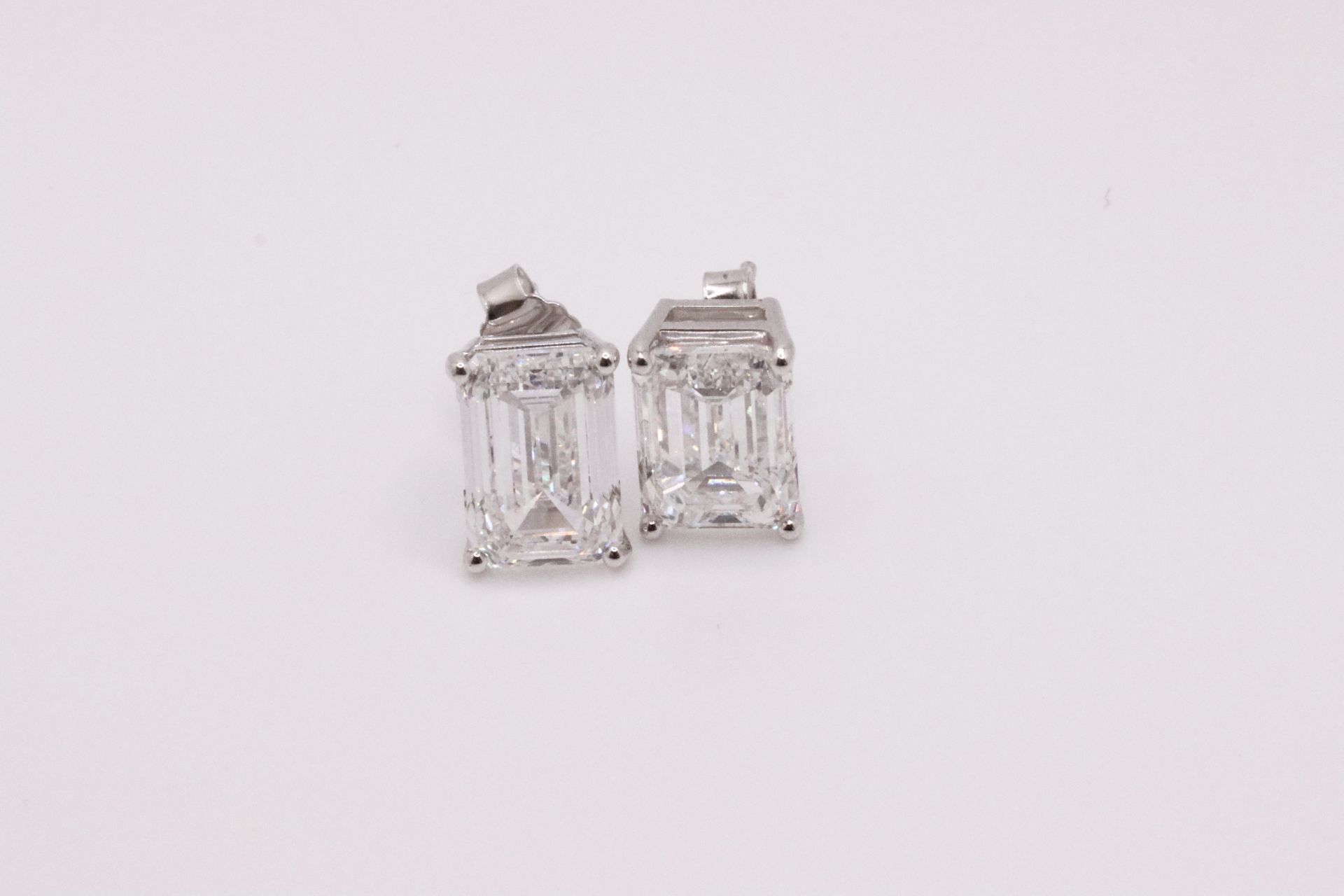 Emerald Cut 9.83 Carat 18kt White Gold Diamond Earrings E Colour VVS2 Clarity - IGI - Image 6 of 19
