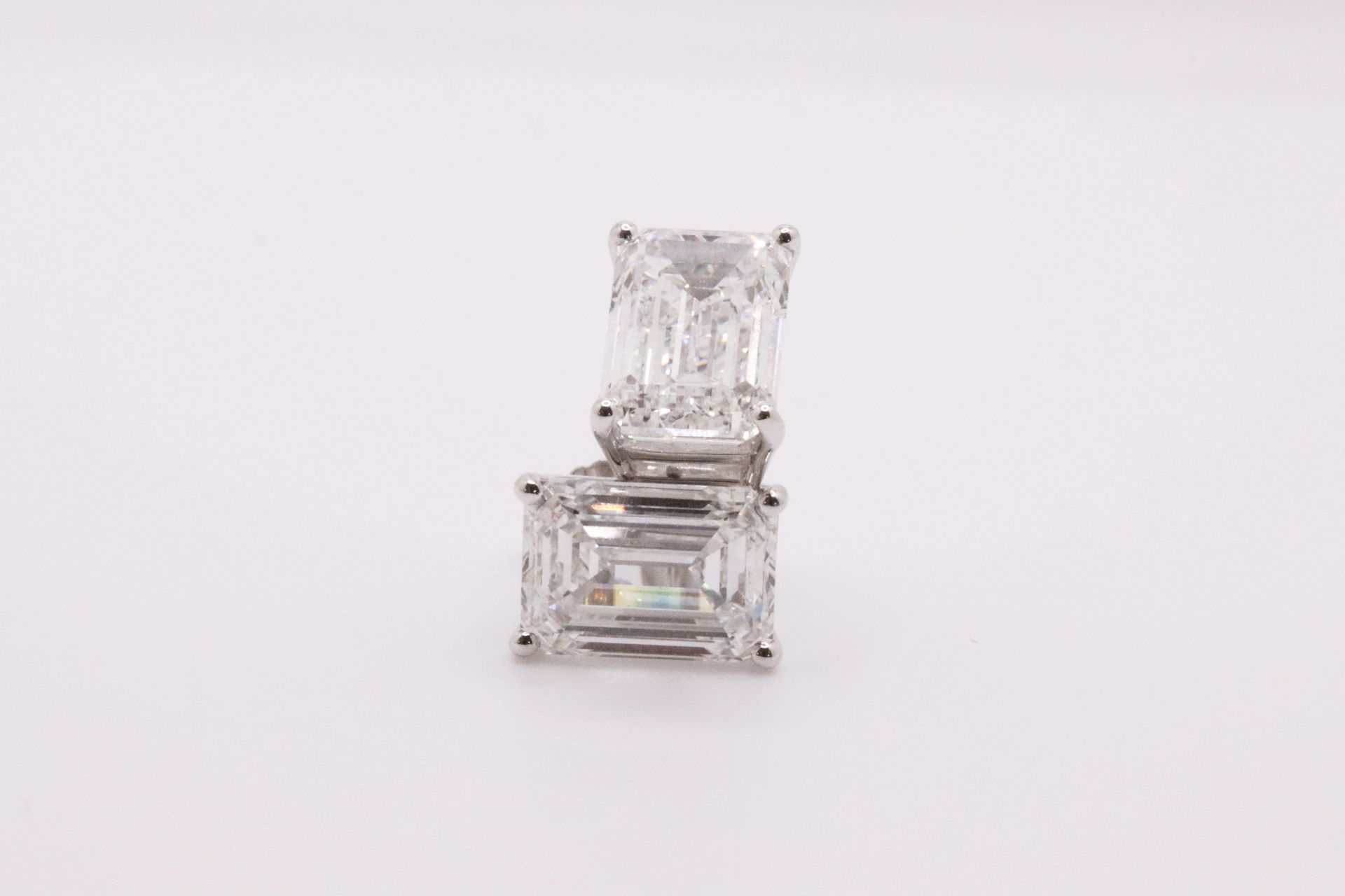 Emerald Cut 9.83 Carat 18kt White Gold Diamond Earrings E Colour VVS2 Clarity - IGI - Image 11 of 19