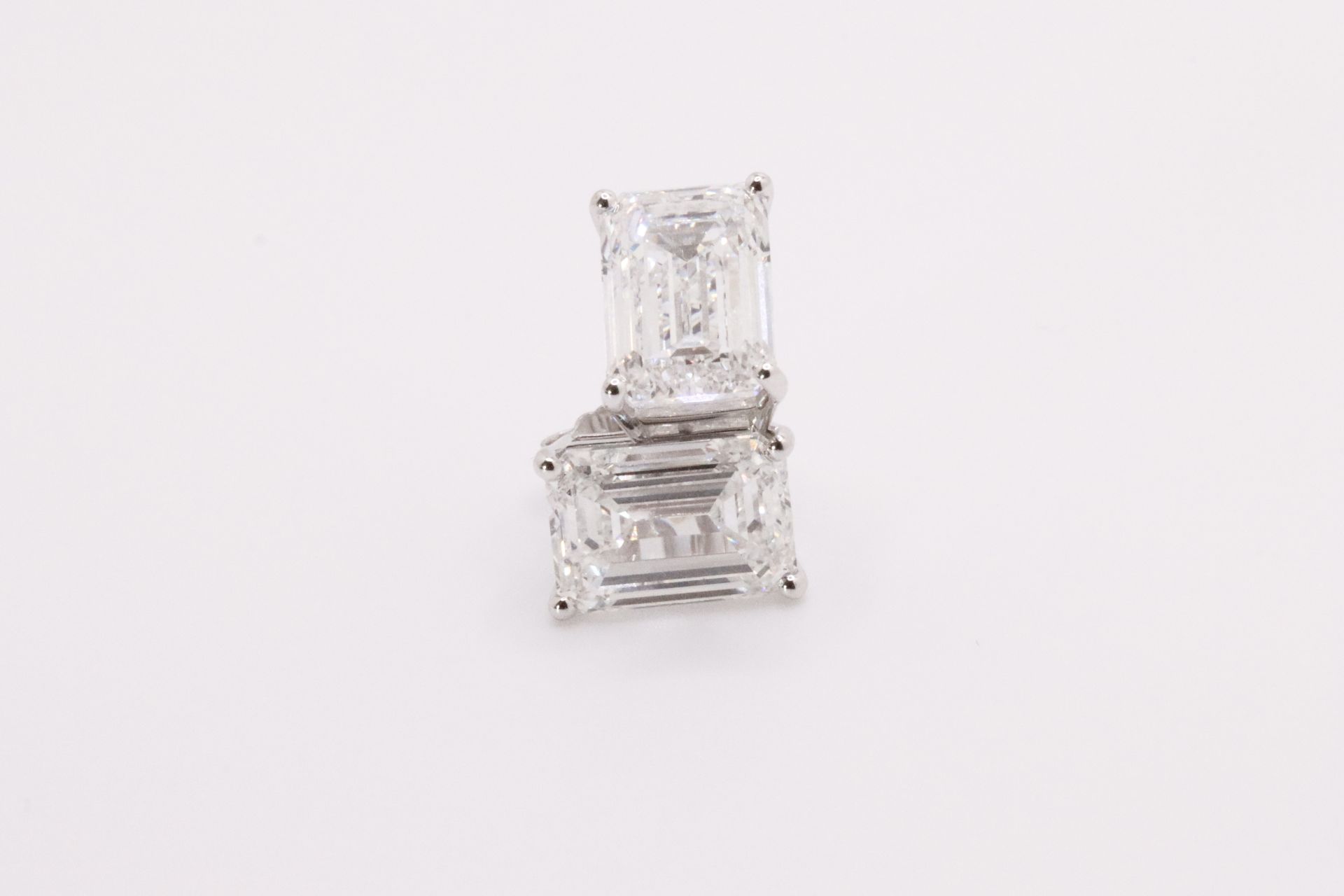 Emerald Cut 9.83 Carat 18kt White Gold Diamond Earrings E Colour VVS2 Clarity - IGI - Image 9 of 19