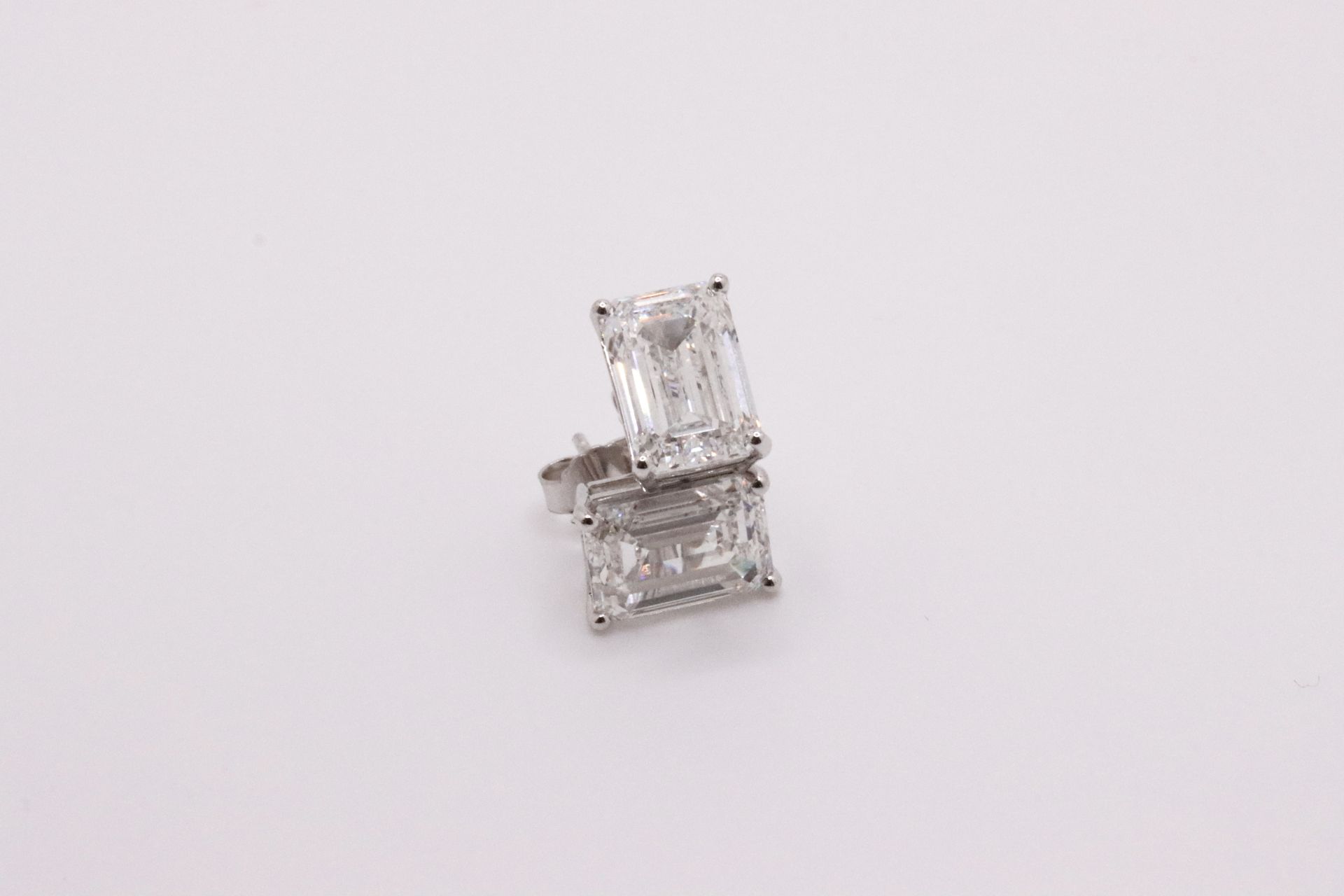 Emerald Cut 9.83 Carat 18kt White Gold Diamond Earrings E Colour VVS2 Clarity - IGI - Image 7 of 19
