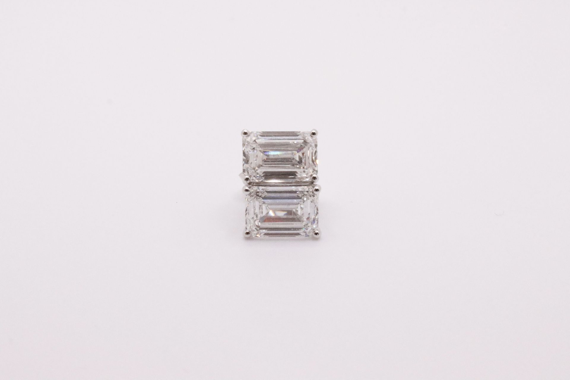 Emerald Cut 9.83 Carat 18kt White Gold Diamond Earrings E Colour VVS2 Clarity - IGI - Image 15 of 19