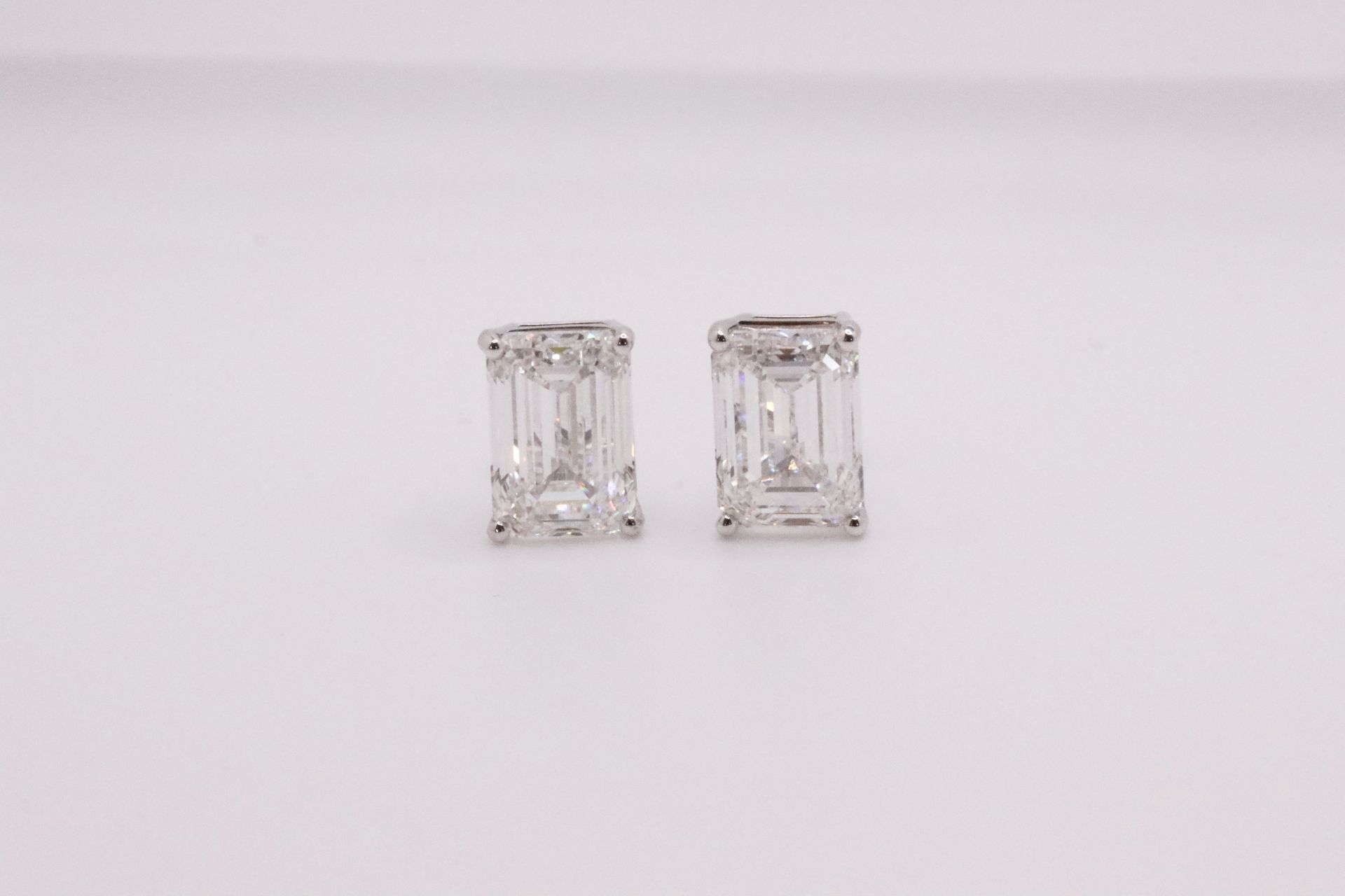 Emerald Cut 9.83 Carat 18kt White Gold Diamond Earrings E Colour VVS2 Clarity - IGI - Image 13 of 19