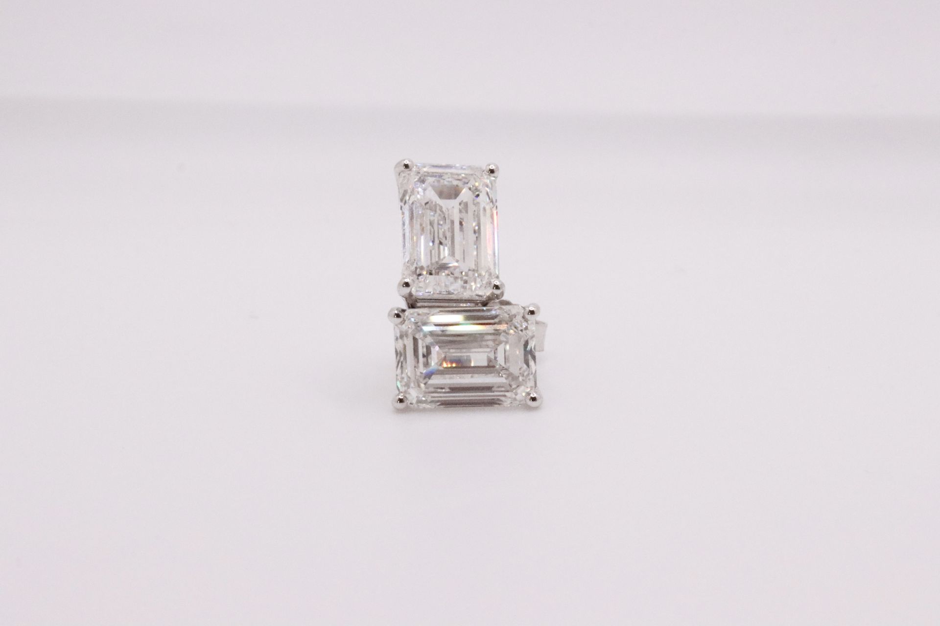 Emerald Cut 9.83 Carat 18kt White Gold Diamond Earrings E Colour VVS2 Clarity - IGI - Image 14 of 19