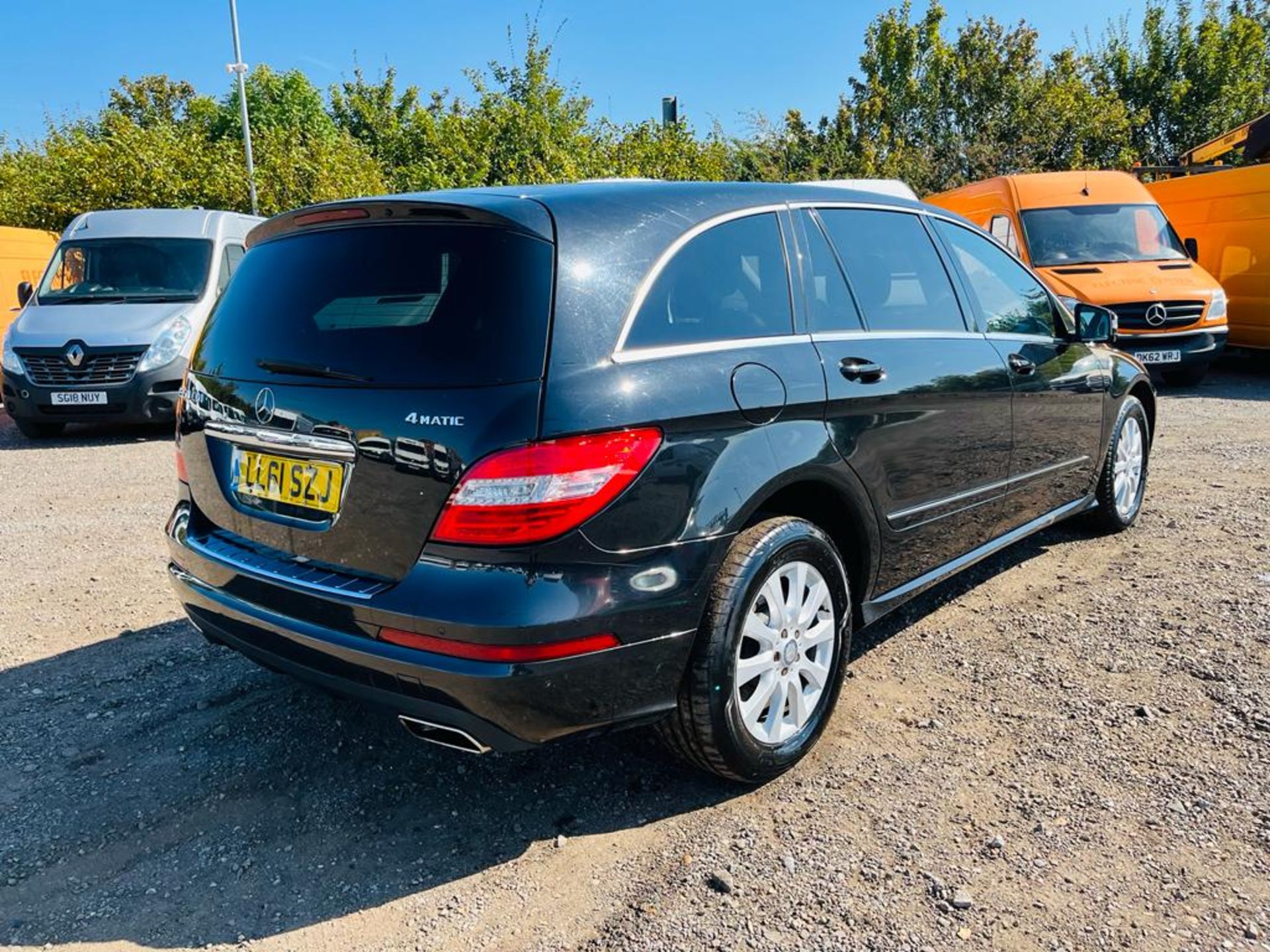 ** ON SALE ** Mercedes Benz R350L CDI Estate 3.0 2012 '61 Reg' - Automatic - A/C - No Vat - 7 Seats - Image 9 of 28