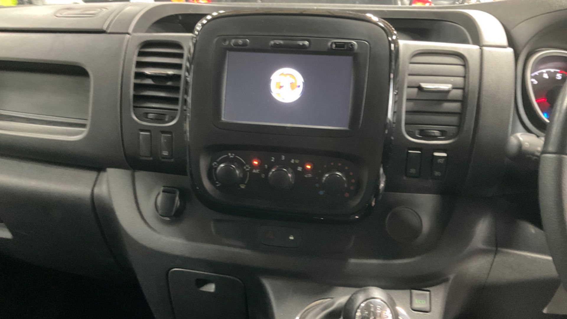 ** ON SALE ** Vauxhall Vivaro Sportive 2.9T 1.6 CDTI 125 Ecotec SWB 2019 '19 Reg' - Panel Van - Image 7 of 9