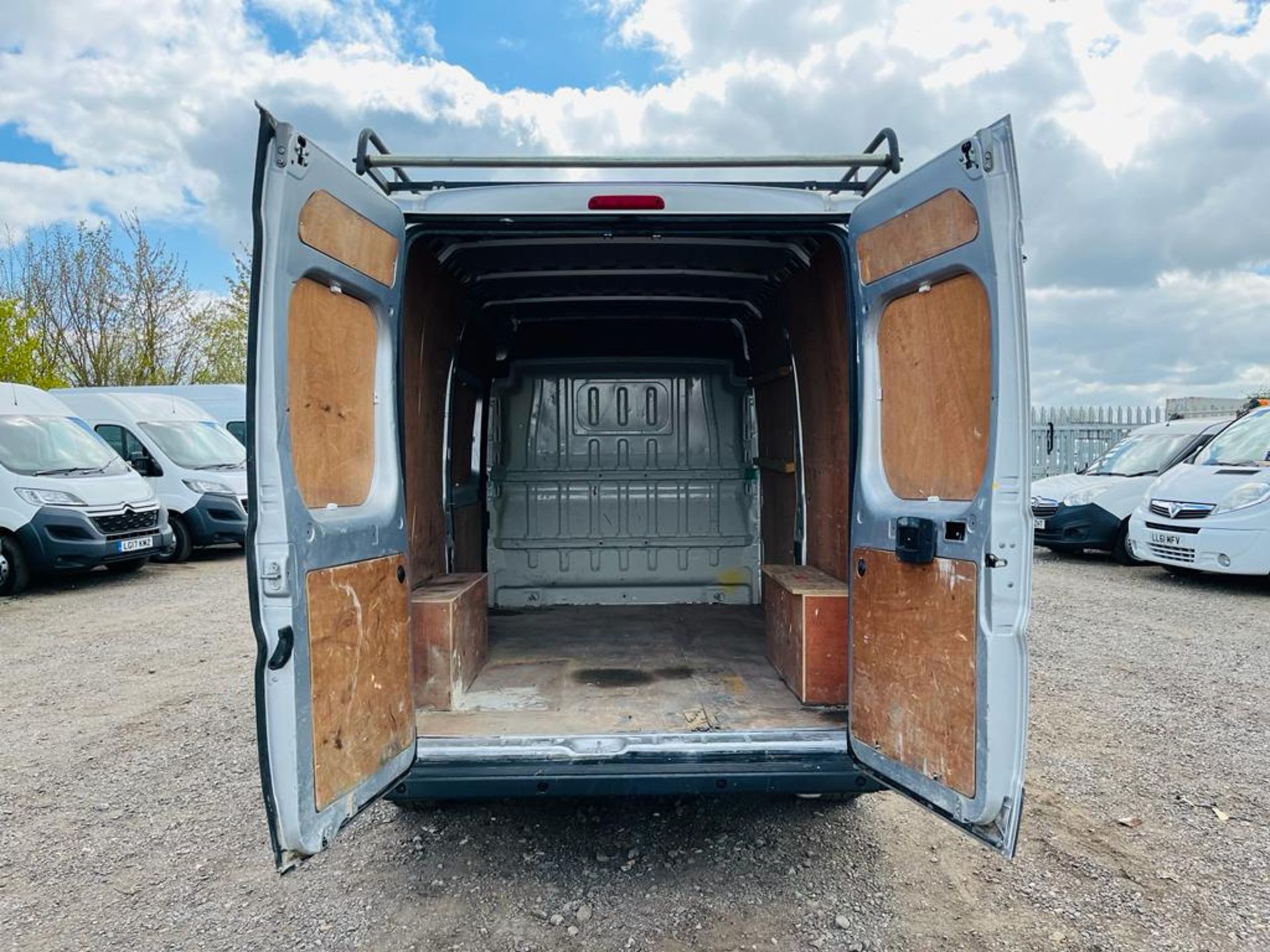 Peugeot Boxer 2.2 HDI 335 Professional L2 H2 2016 '16 Reg' Sat Nav - A/C - Roof Rack - Image 9 of 24