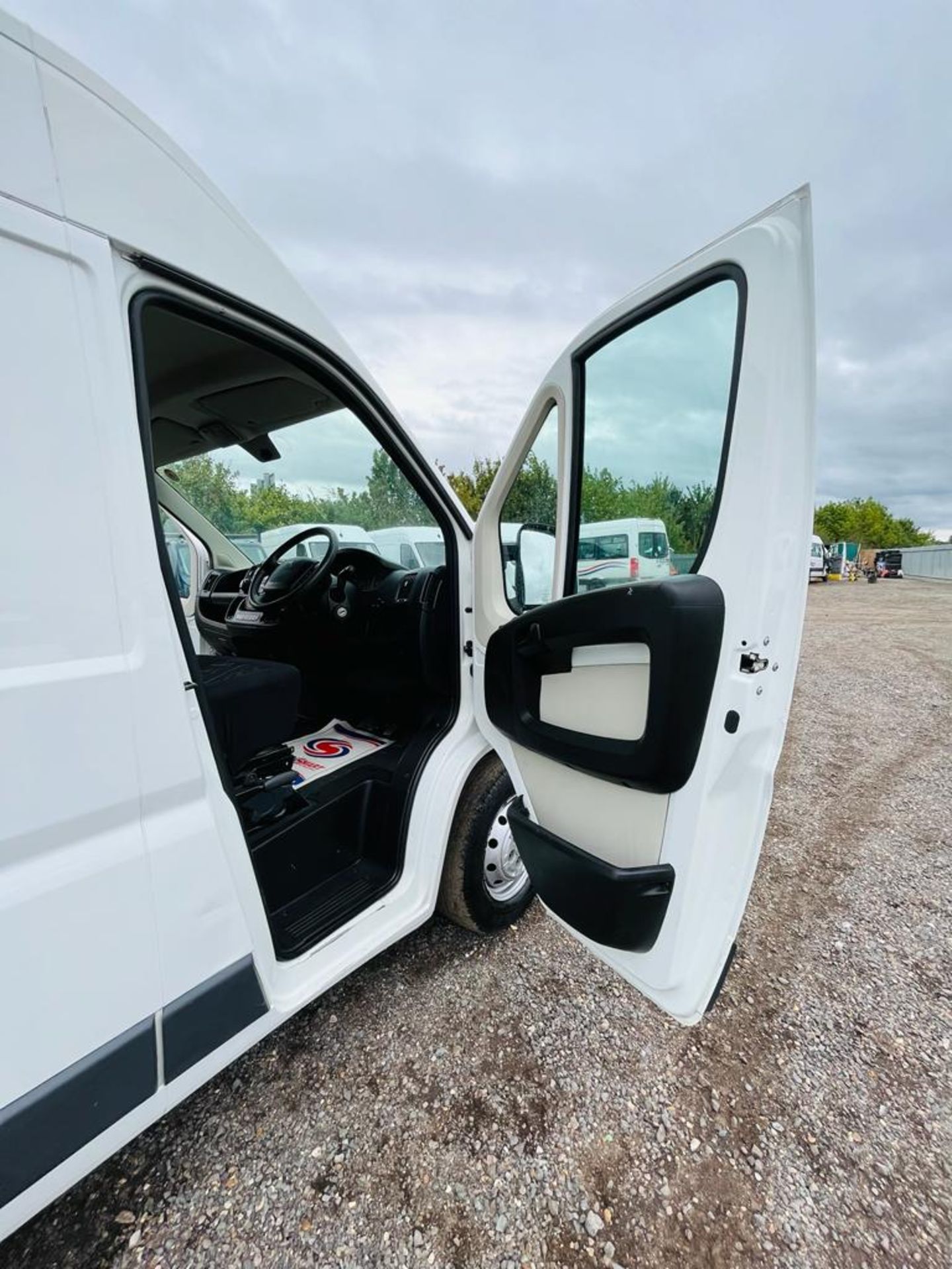 ** ON SALE ** Peugeot Boxer Professional 2.0 BlueHDI L3 H2 2018 '18 Reg' - Sat Nav - ULEZ Compliant - Image 13 of 25