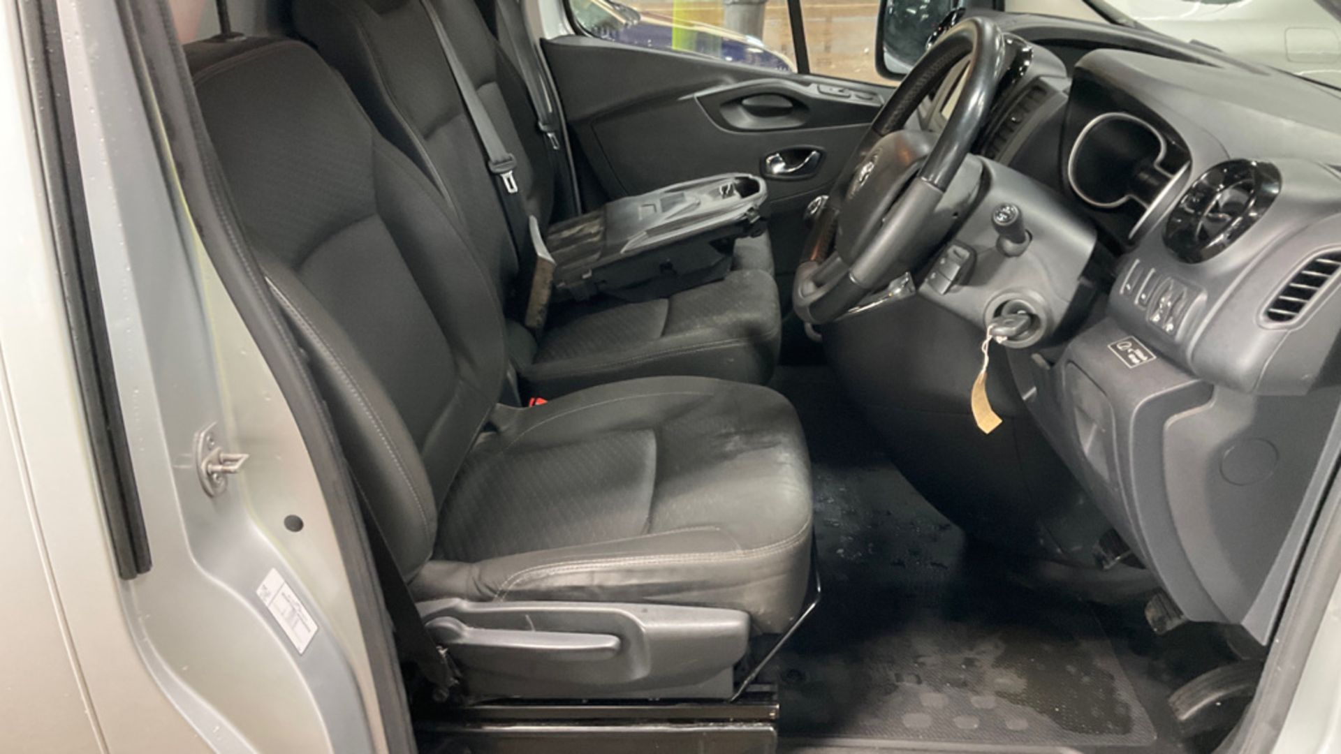 ** ON SALE ** Vauxhall Vivaro Sportive 2.9T 1.6 CDTI 125 Ecotec SWB 2019 '19 Reg' - Panel Van - Image 8 of 9