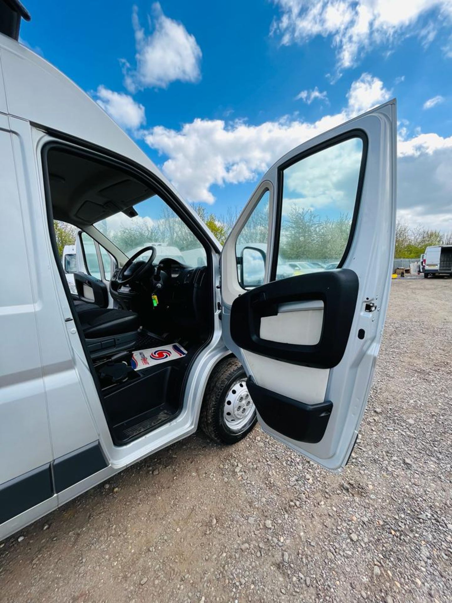 Peugeot Boxer 2.2 HDI 335 Professional L2 H2 2016 '16 Reg' Sat Nav - A/C - Roof Rack - Image 12 of 24