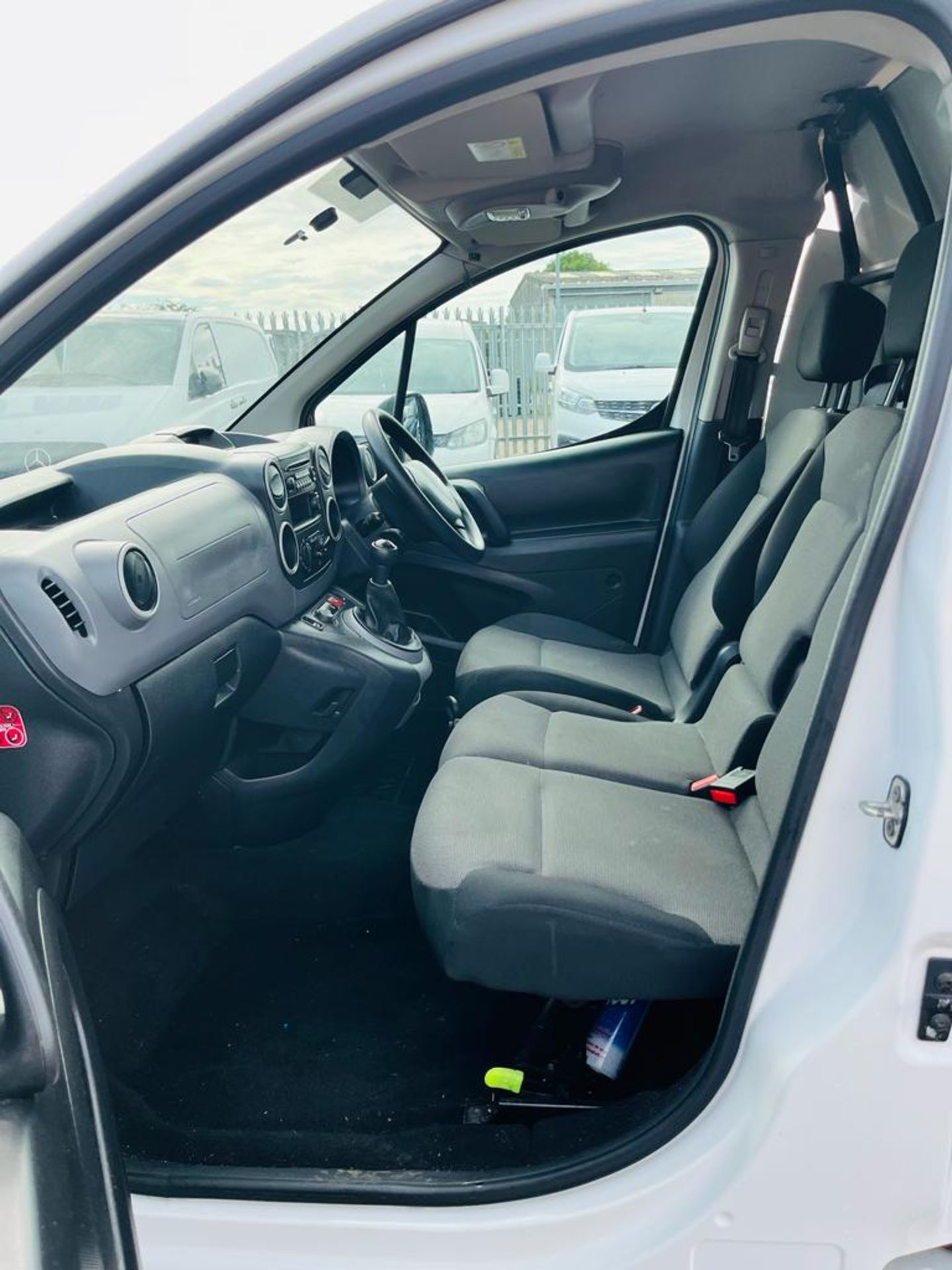 ** ON SALE ** Citroen Berlingo 1.6 BlueHDI 100 LX Long 2018 '18 Reg' A/C - Panel van - Image 22 of 26