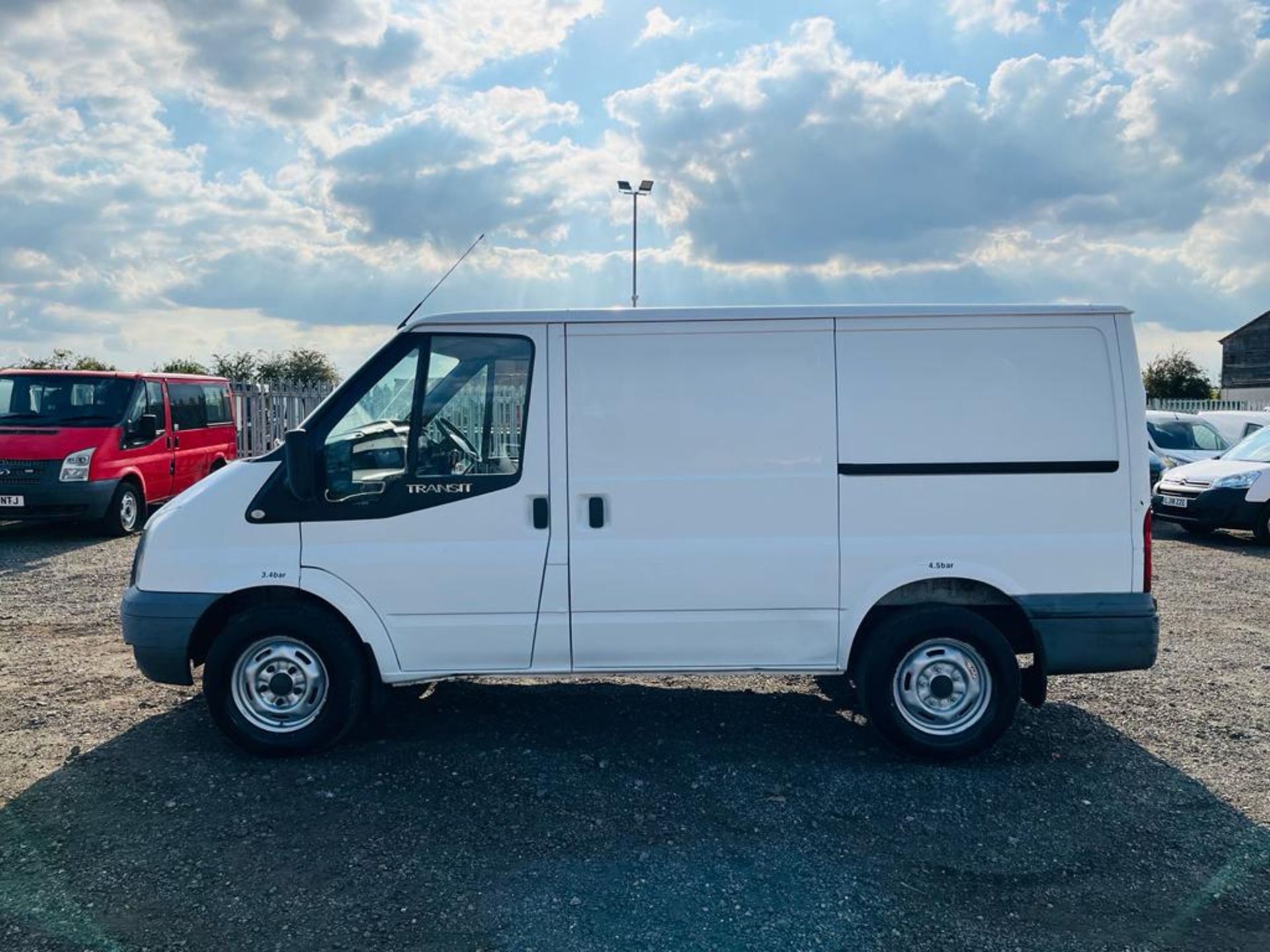 ** ON SALE ** Ford Transit 2.2 TDCI 125 T330 4WD 2013 '13 Reg' ** RARE ** Panel Van - Image 4 of 27