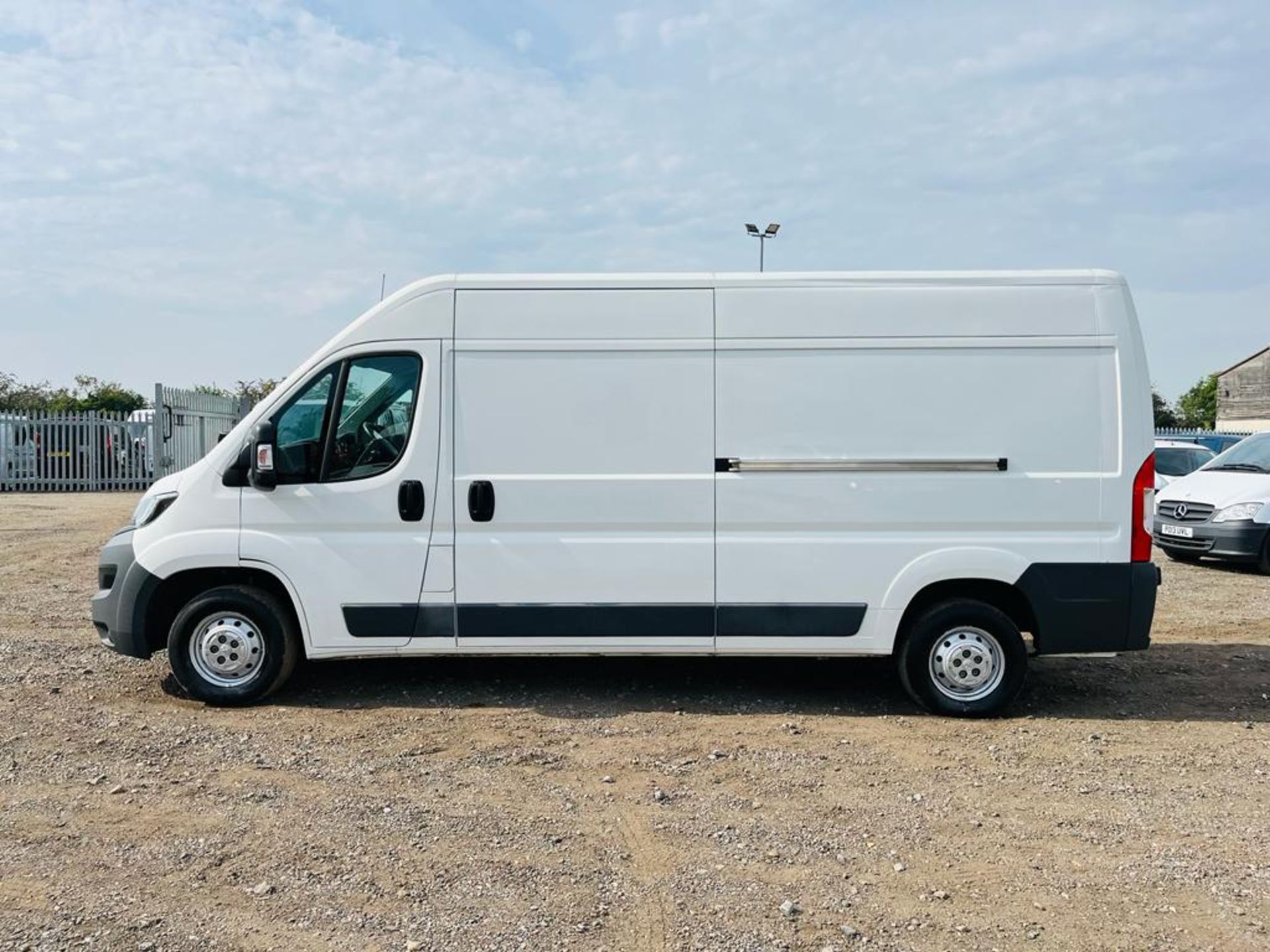 ** ON SALE ** Peugeot Boxer 335 Blue HDI 130 L3 H2 2.0 2017 '17 Reg' - Panel Van - A/C - Navigation - Image 4 of 27