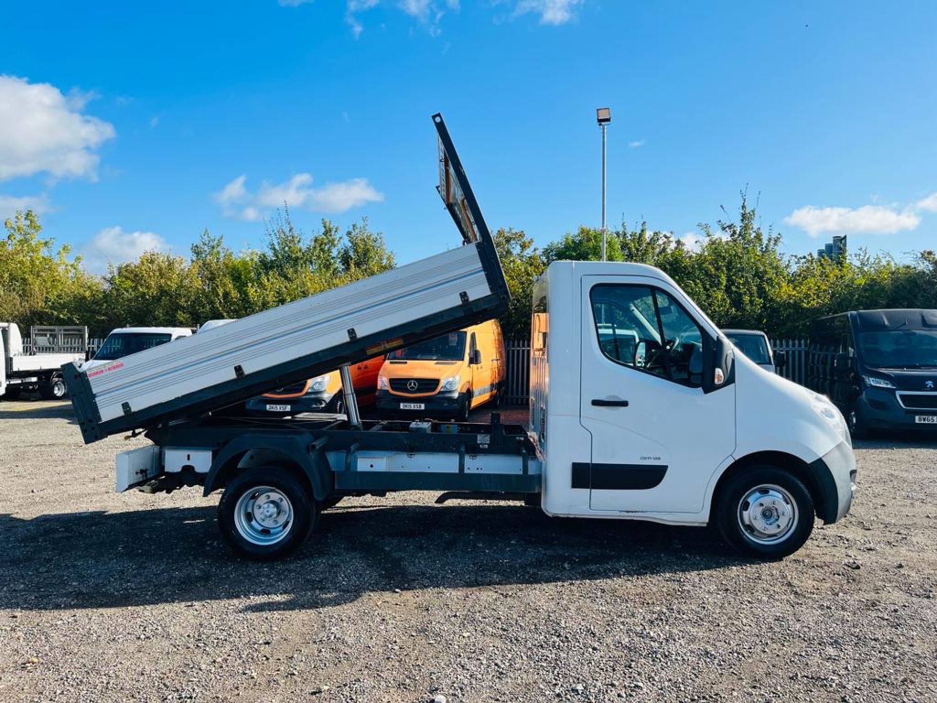 Vauxhall Movano R3500 2.3 CDTI 125 TRW RWD Tipper 2014 '14 Reg' Only 94,206 Miles - Image 15 of 30