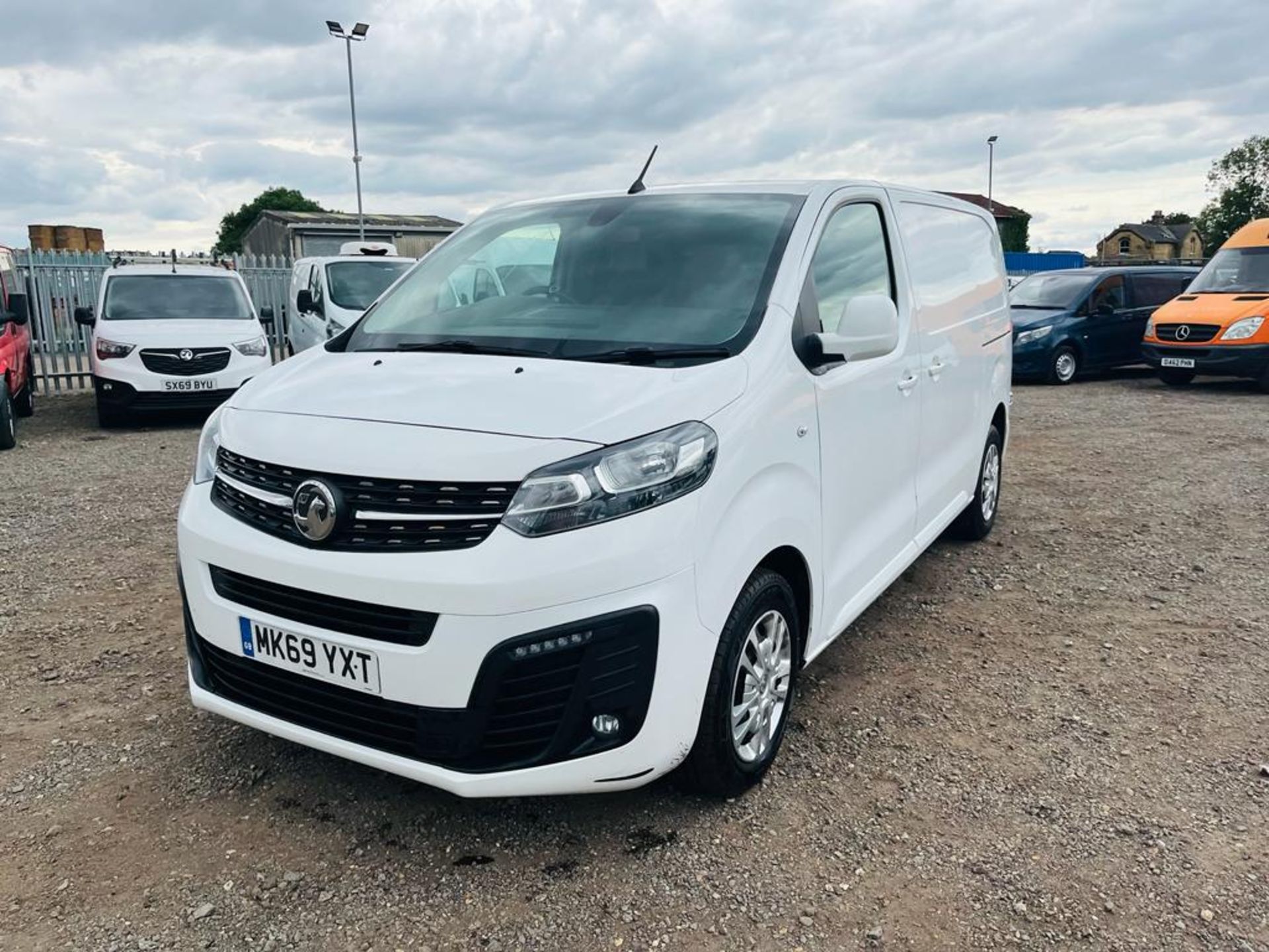 ** ON SALE ** Vauxhall Vivaro 2.0 Turbo D 3100 Sportive 120 BlueInjection L1 H1 2019 '69 Reg' - A/C - Image 3 of 28