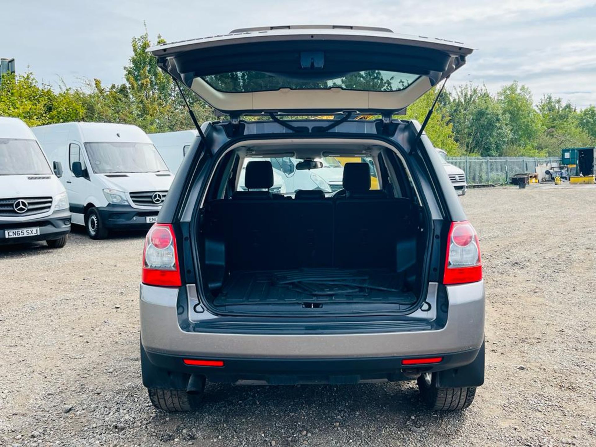 ** ON SALE ** Land Rover Freelander S 2.2 TD4 Commercial 2009 '09 Reg' A/C - No Vat - Image 7 of 26