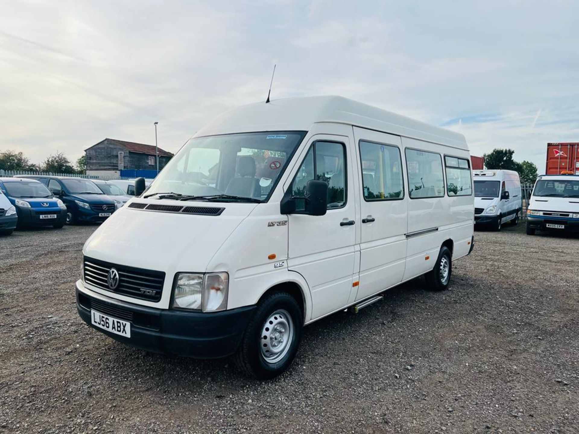 Volkswagen LT 2.5 TD 95 LWB MiniBus 2006 '56 Reg' 17 Seats - Only 134,683 Miles - Image 14 of 25