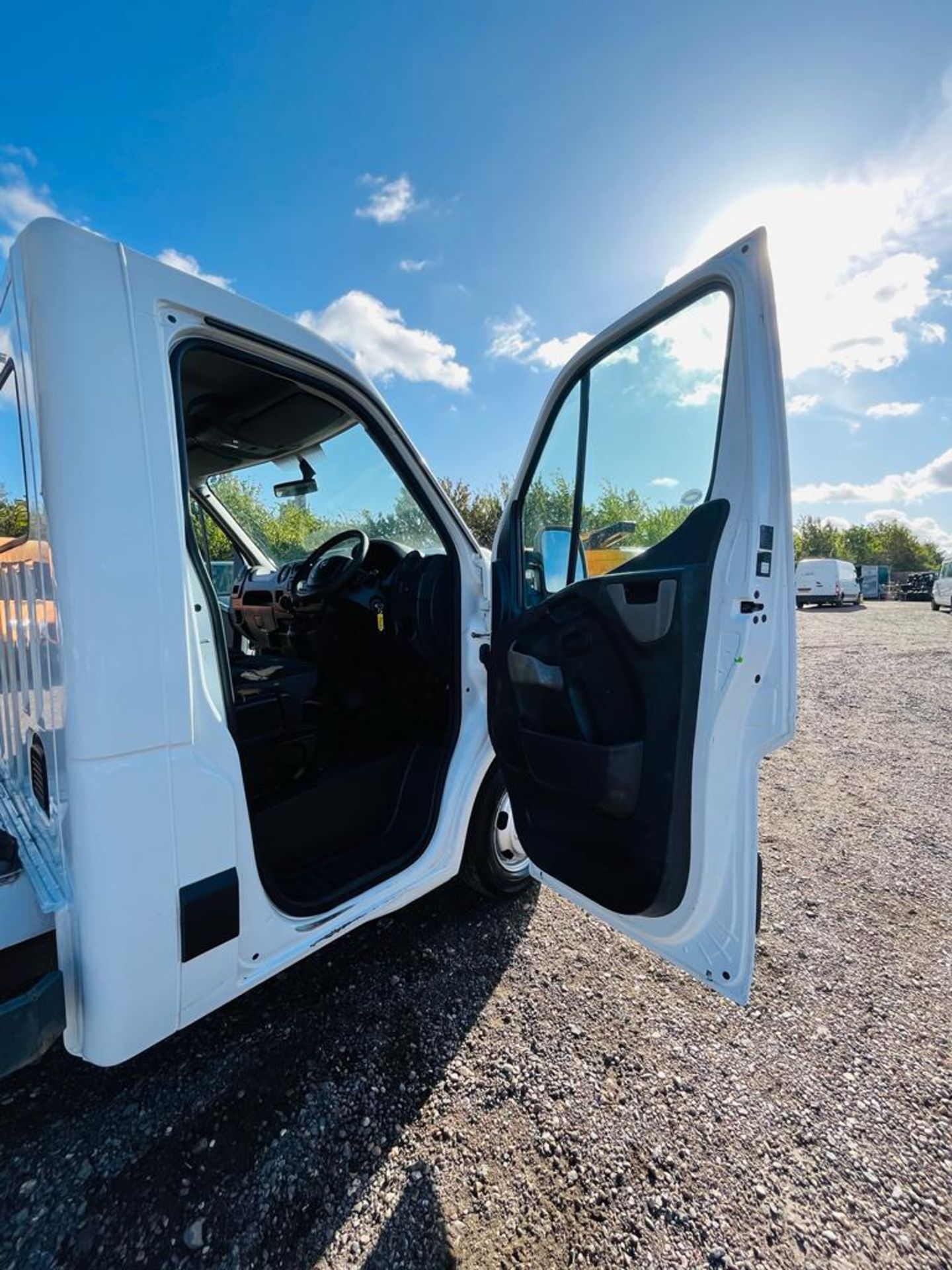 Vauxhall Movano R3500 2.3 CDTI 125 TRW RWD Tipper 2014 '14 Reg' Only 94,206 Miles - Image 17 of 30