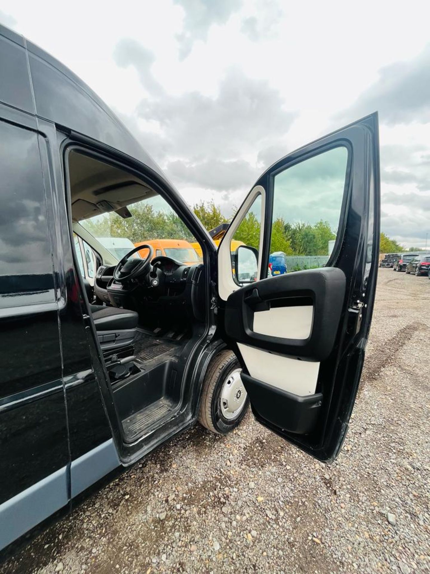 ** ON SALE ** Peugeot Boxer 2.2 HDI Professional L3 H2 2016 '65 Reg' - Sat Nav - A/C - Panel Van - Image 15 of 27