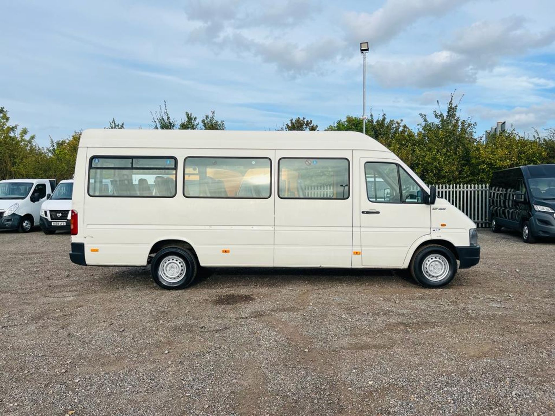 Volkswagen LT 2.5 TD 95 LWB MiniBus 2006 '56 Reg' 17 Seats - Only 134,683 Miles - Image 2 of 25