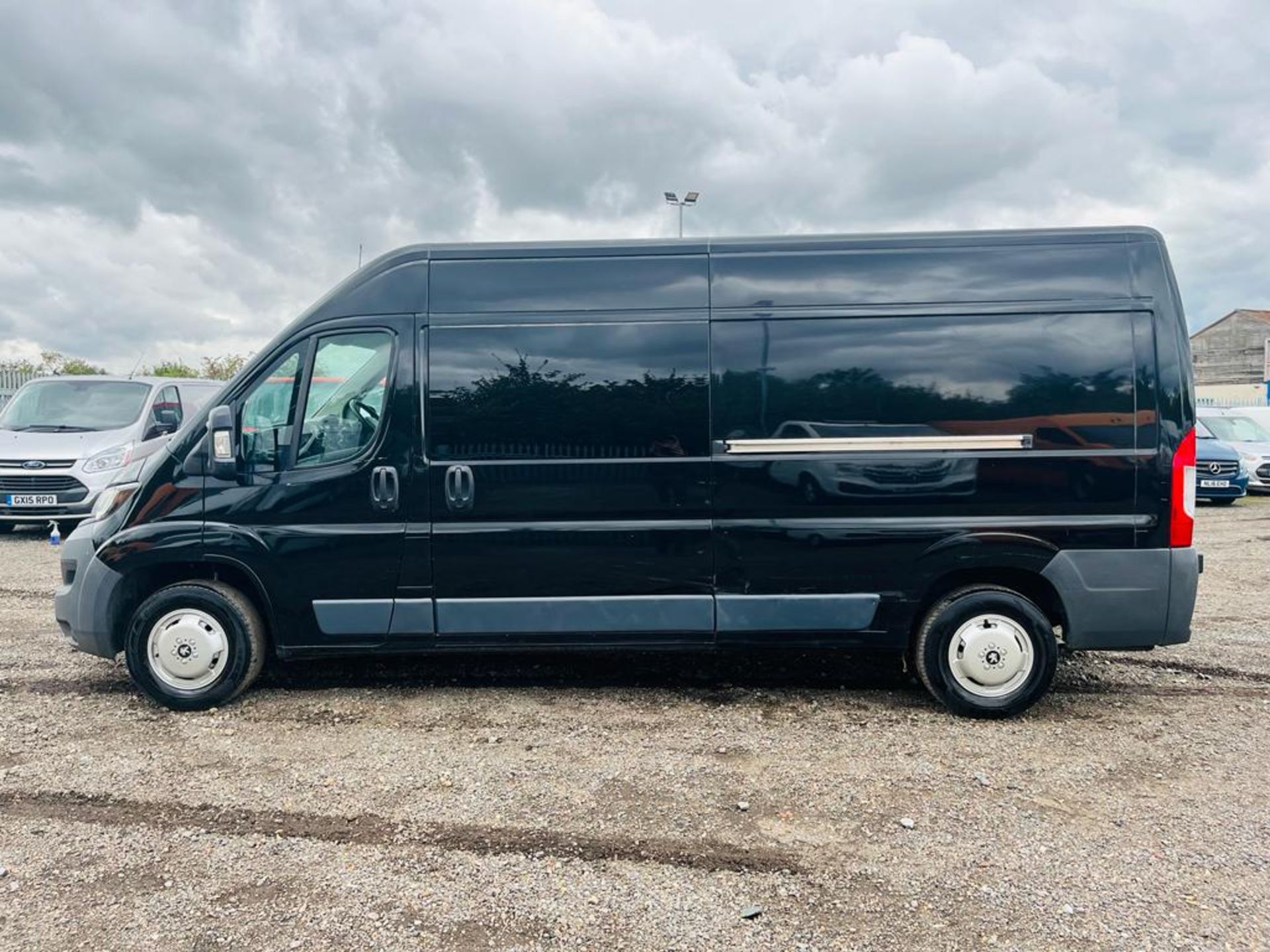 ** ON SALE ** Peugeot Boxer 2.2 HDI Professional L3 H2 2016 '65 Reg' - Sat Nav - A/C - Panel Van - Image 4 of 27