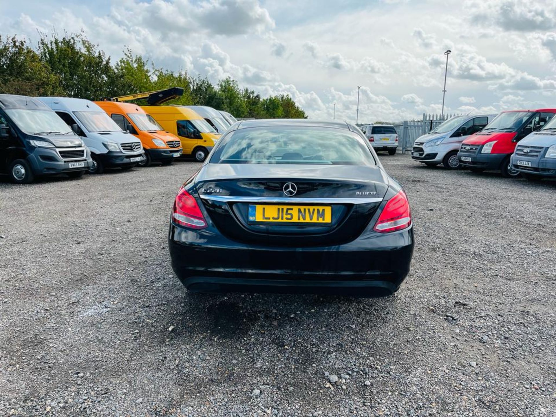 ** ON SALE ** Mercedes - Benz C220 SE Saloon 2.1 2015 "15 Reg" - Automatic - A/C - Only 72548 Miles - Image 6 of 29