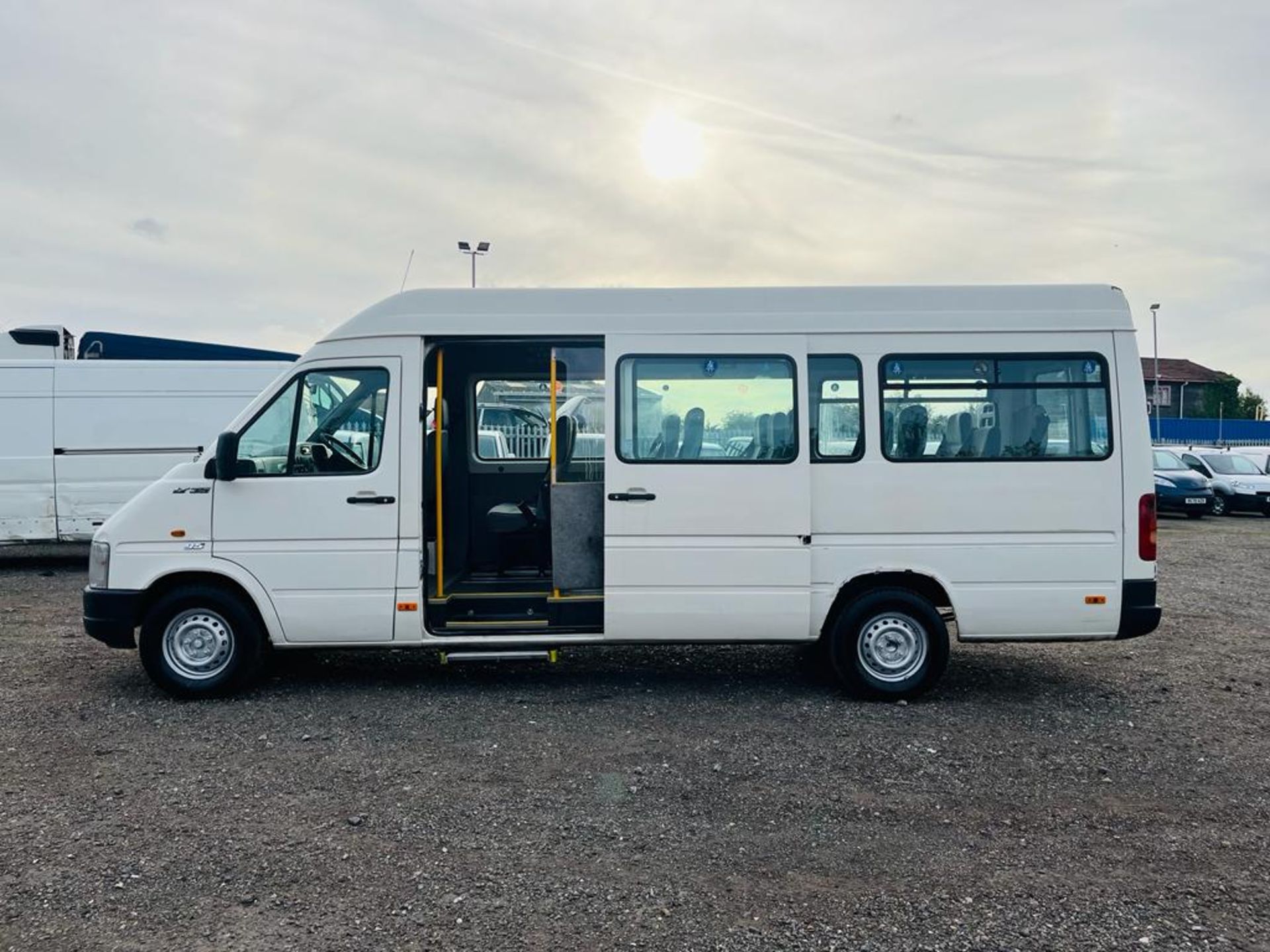 Volkswagen LT 2.5 TD 95 LWB MiniBus 2006 '56 Reg' 17 Seats - Only 134,683 Miles - Image 10 of 25