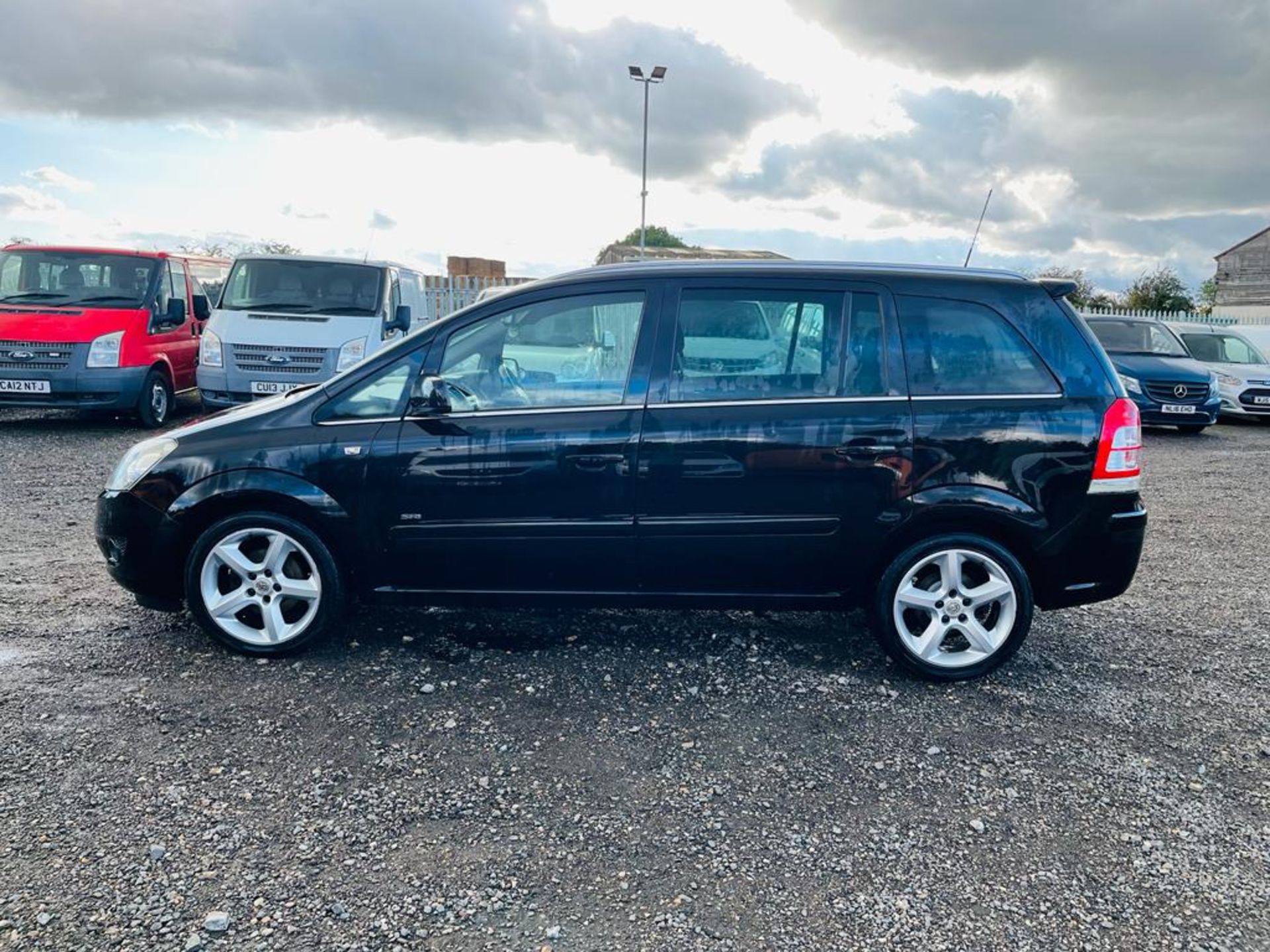 ** ON SALE ** Vauxhall Zafira SRI VVT 2010 "10 Reg" 1.8 - Air Conditioning - 7 Seats - No Vat - Image 4 of 29