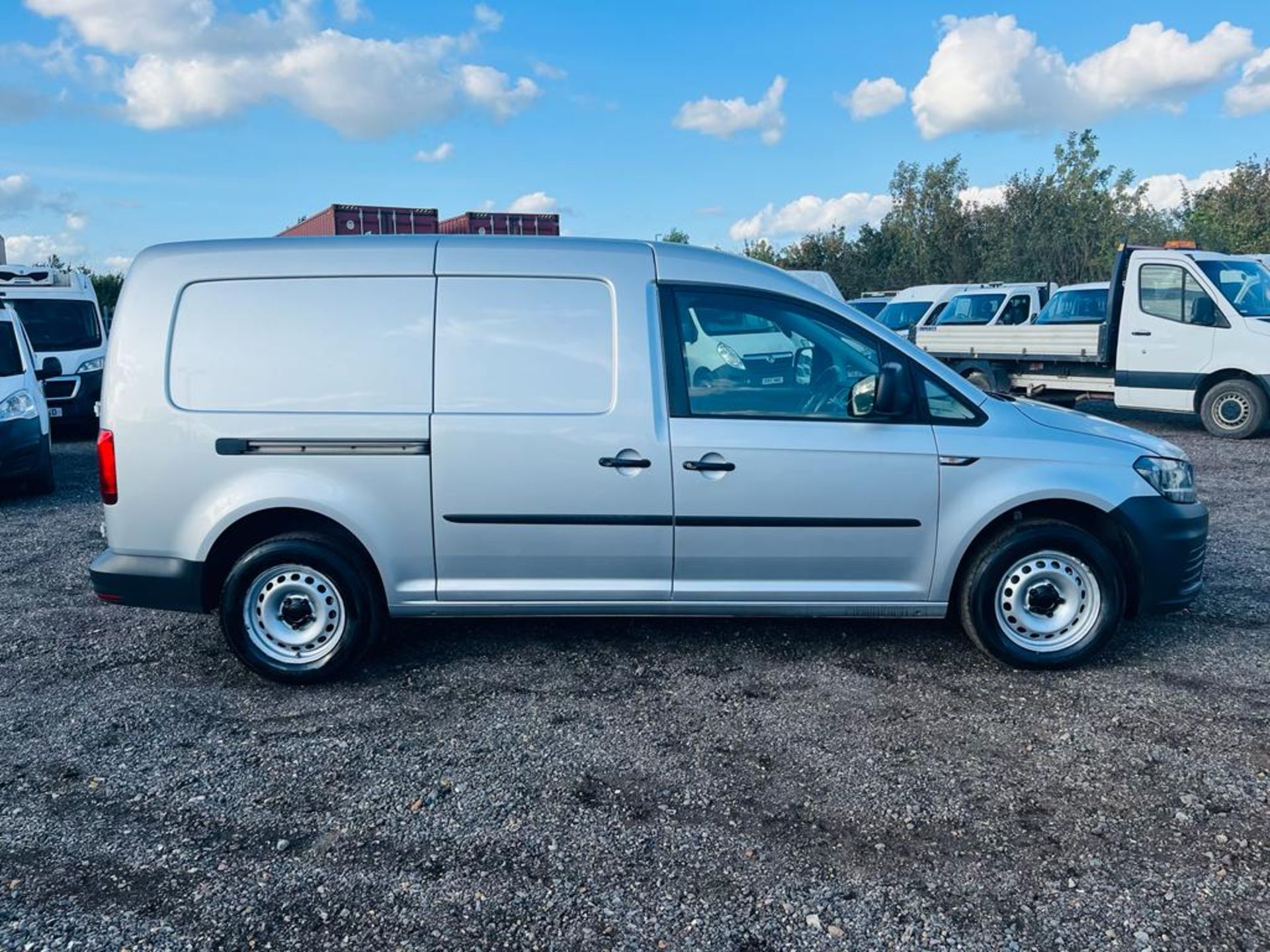 ** ON SALE ** Volkswagen Caddy Maxi C20 2.0 TDI 102 BMT Startline Automatic 2019 '19 Reg' - A/C - Image 14 of 30