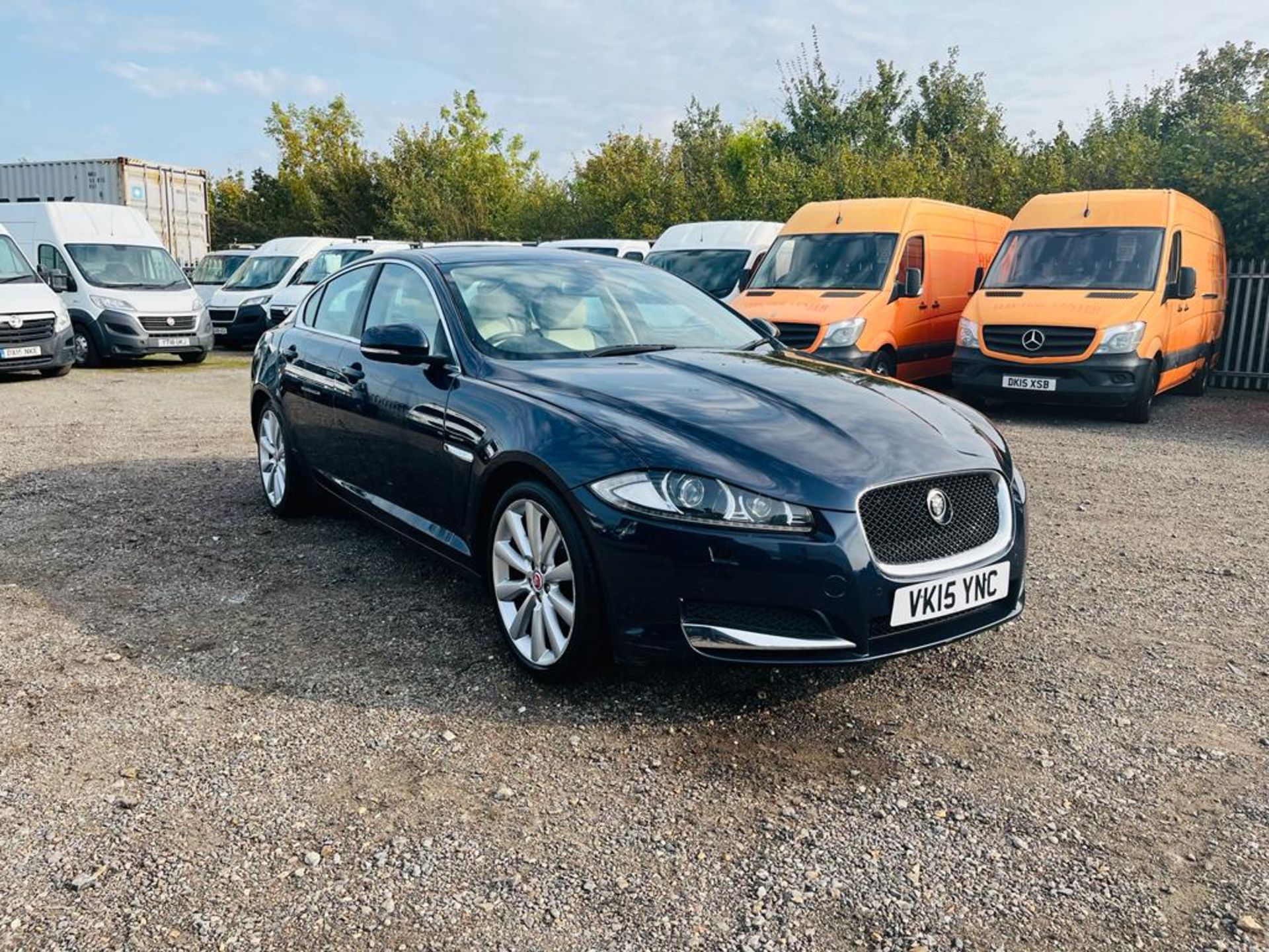 ** ON SALE ** Jaguar XF 2.2 D 200 Portfolio Saloon 2015 '15 Reg' - A/C - Sat Nav - Parking Sensors