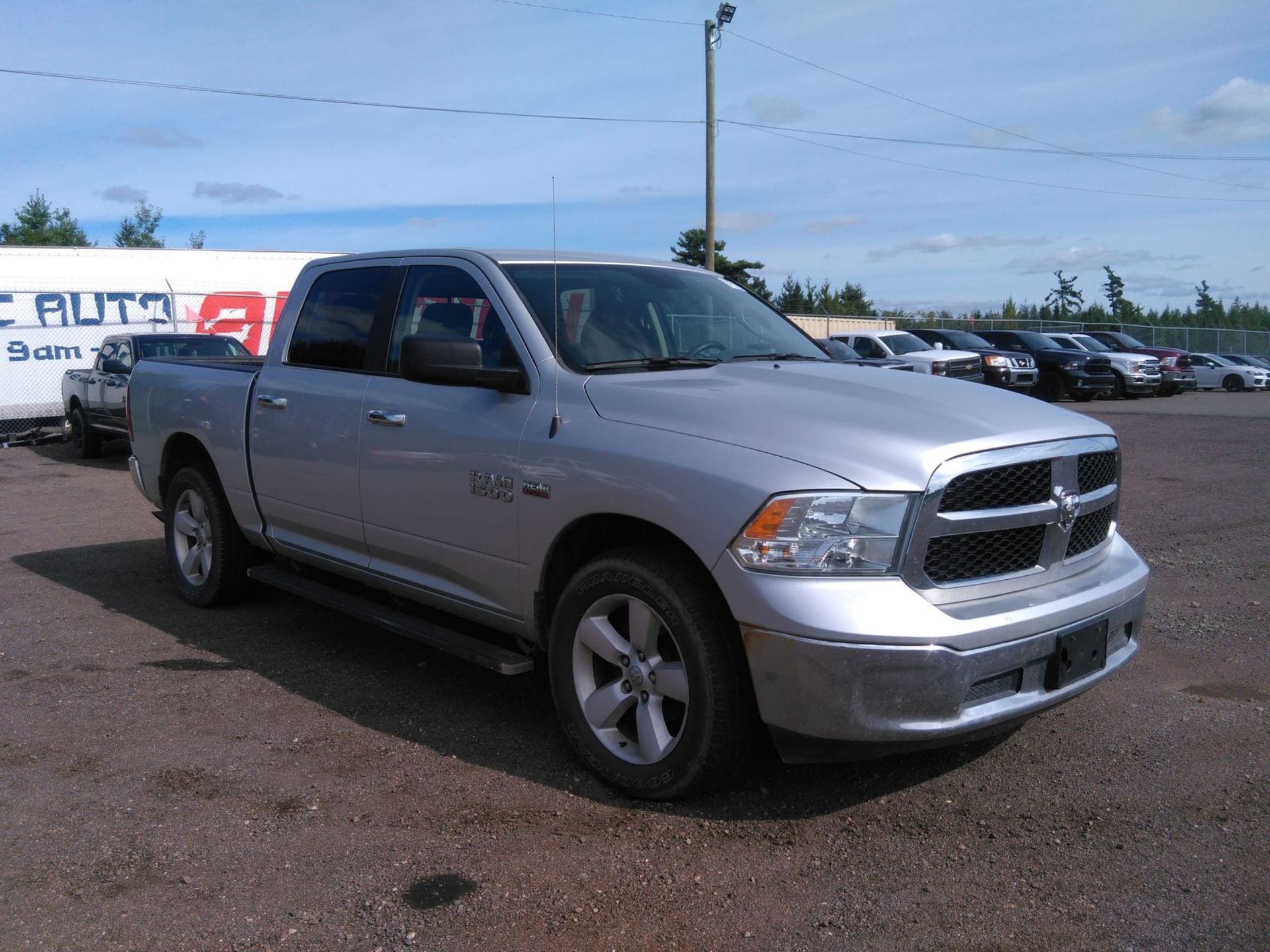 Dodge Ram 1500 5.7L HEMI V8 Crew Cab SLT '' 2017 Year '' A/C - Fresh Import