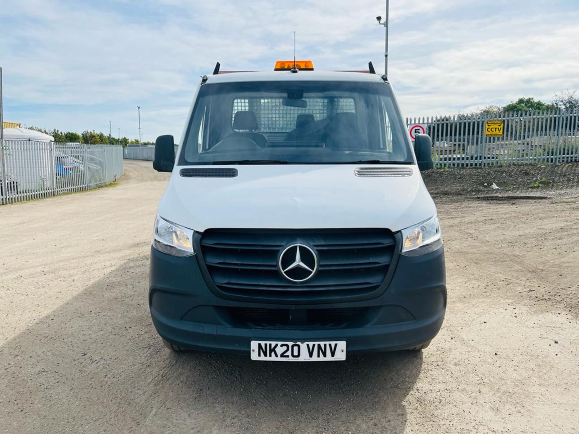 ** ON SALE ** Mercedes-Benz Sprinter 314 2.1 CDI 3.5T 2020 '20 Reg' RWD MWB - Tipper Body - Tow Bar - Image 2 of 23