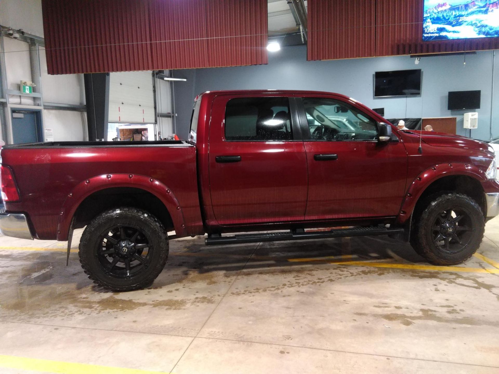 ** ON SALE ** Dodge Ram 5.7L Hemi V8 1500 Outdoorsman 4WD Crew Cab '' 2017 Year '' A/C - Image 4 of 10