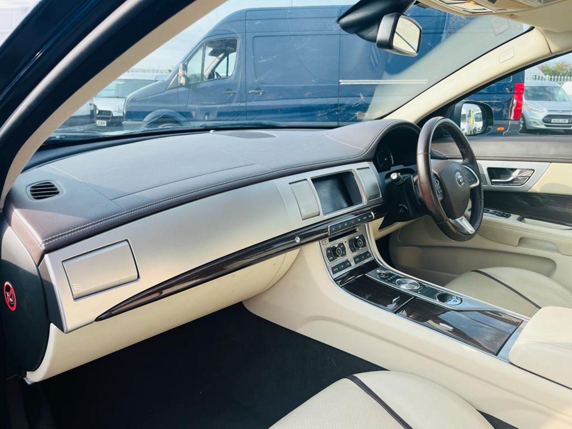 ** ON SALE ** Jaguar XF 2.2 D 200 Portfolio Saloon 2015 '15 Reg' - A/C - Sat Nav - Parking Sensors - Image 25 of 30