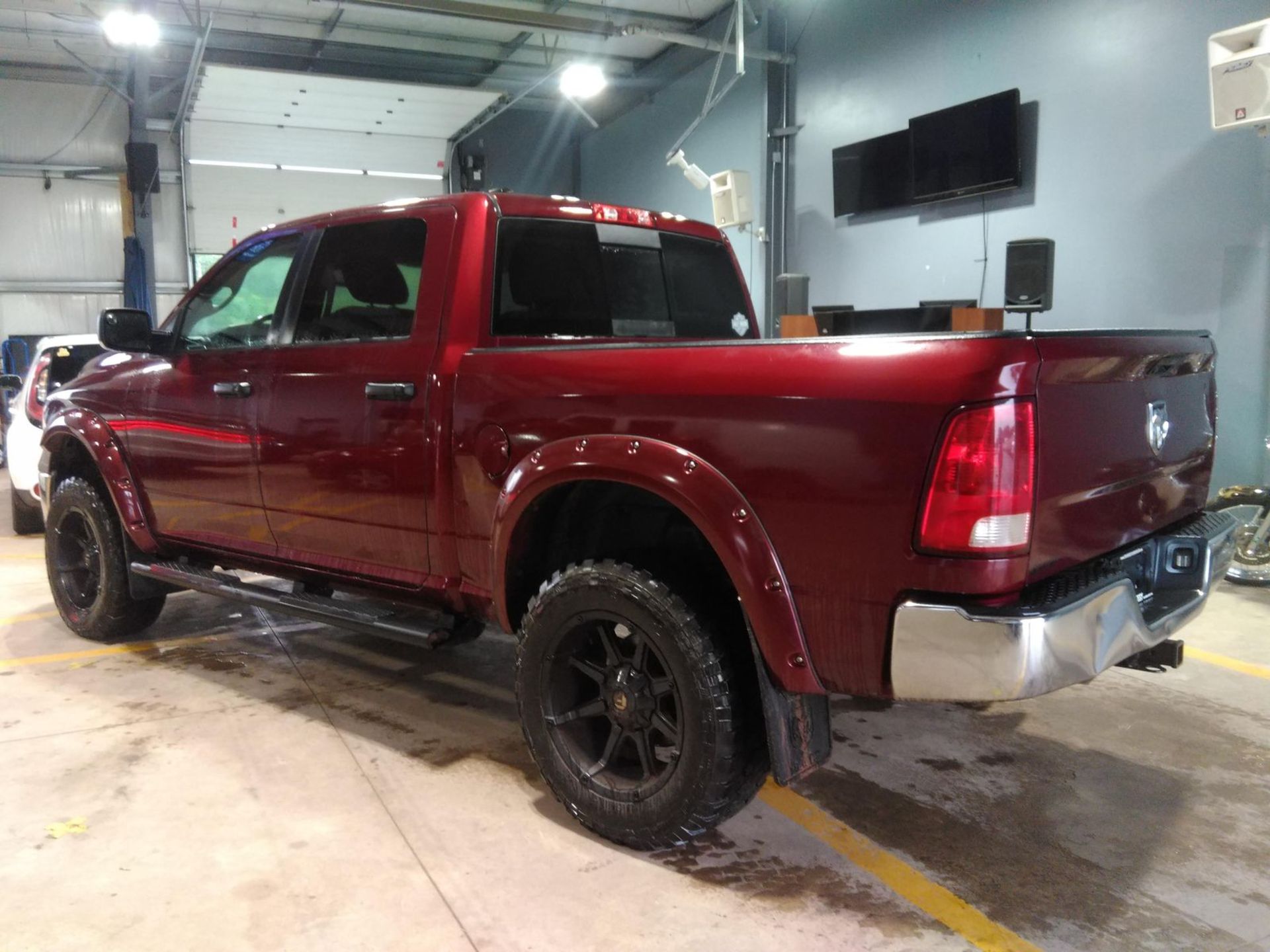 ** ON SALE ** Dodge Ram 5.7L Hemi V8 1500 Outdoorsman 4WD Crew Cab '' 2017 Year '' A/C - Image 5 of 10