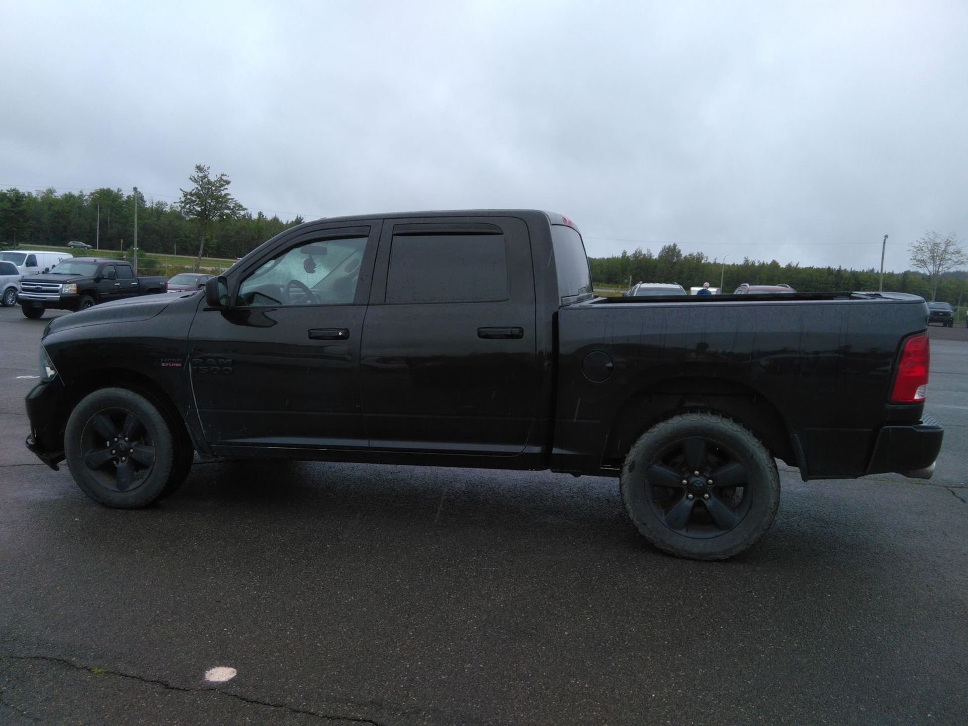 ** ON SALE ** Dodge Ram 5.7L Hemi V8 1500 Express Limited Crew Cab 4WD ''2017 Year'' - A/C - Image 4 of 10