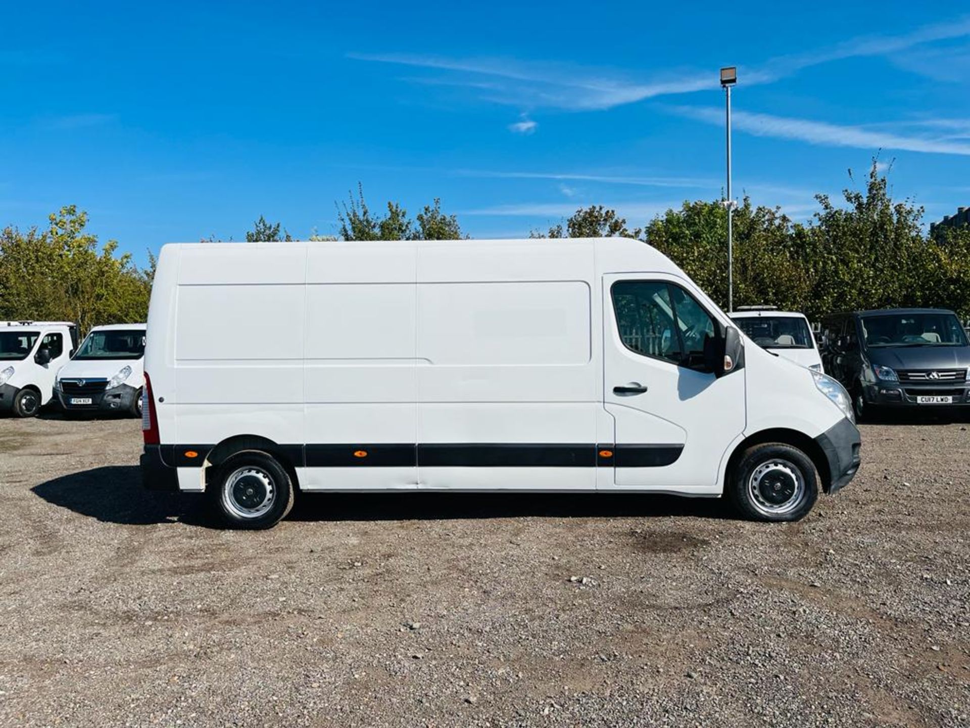 ** ON SALE ** Vauxhall Movano 3500 FWD 2.3 CDTI 16V 125 L3 H2 2015 '15 Reg' A/C- Parking Sensors - Image 13 of 27