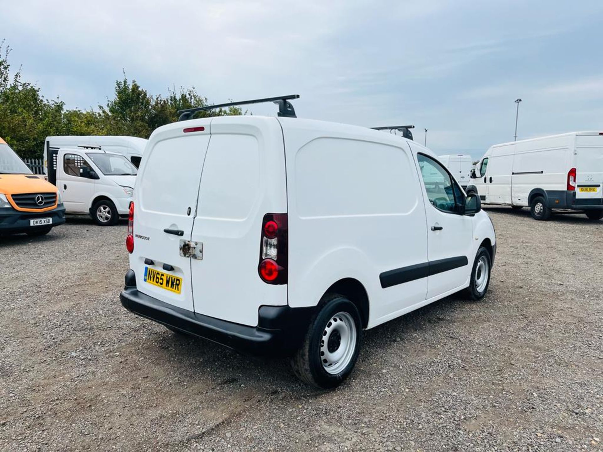 ** ON SALE ** Peugeot Partner L1 1.6 HDI 92 850 S Van 2016 '65 Reg' - Power Mirrors - Image 7 of 27