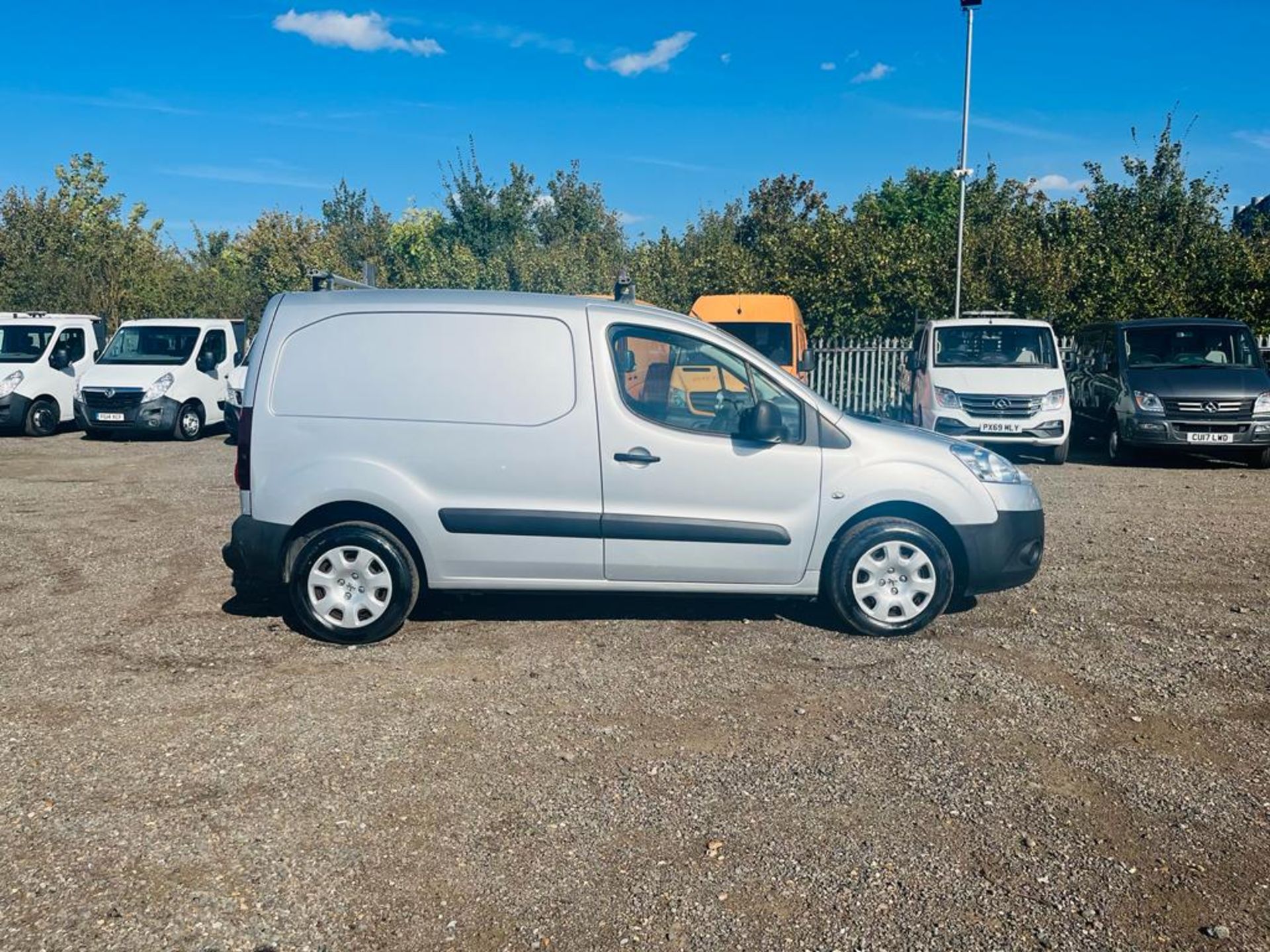 ** ON SALE ** Peugeot Partner L1 1.6 HDI 92 850 Professional Van 2015 '15 Reg' - A/C - Roof Rack - Image 14 of 27