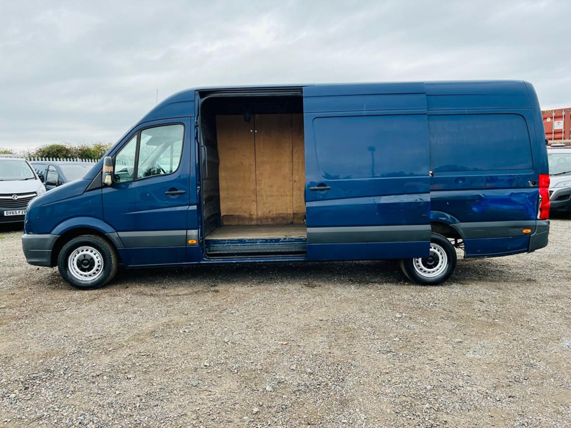 ** ON SALE ** Volkswagen Crafter 35 2.0 TDI 136 LWB High Roof 2016 '16 Reg' - Bluetooth Handsfree - Image 9 of 23