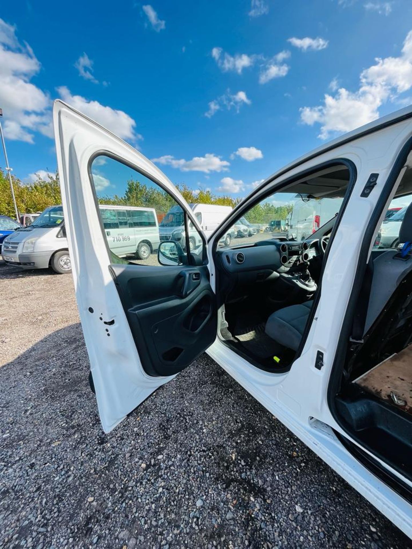 ** ON SALE ** Citroen Berlingo L1 1.6 HDI 75 Van 2014 '64 Reg' - A/C - Parking Sensors - No Vat - Image 13 of 26