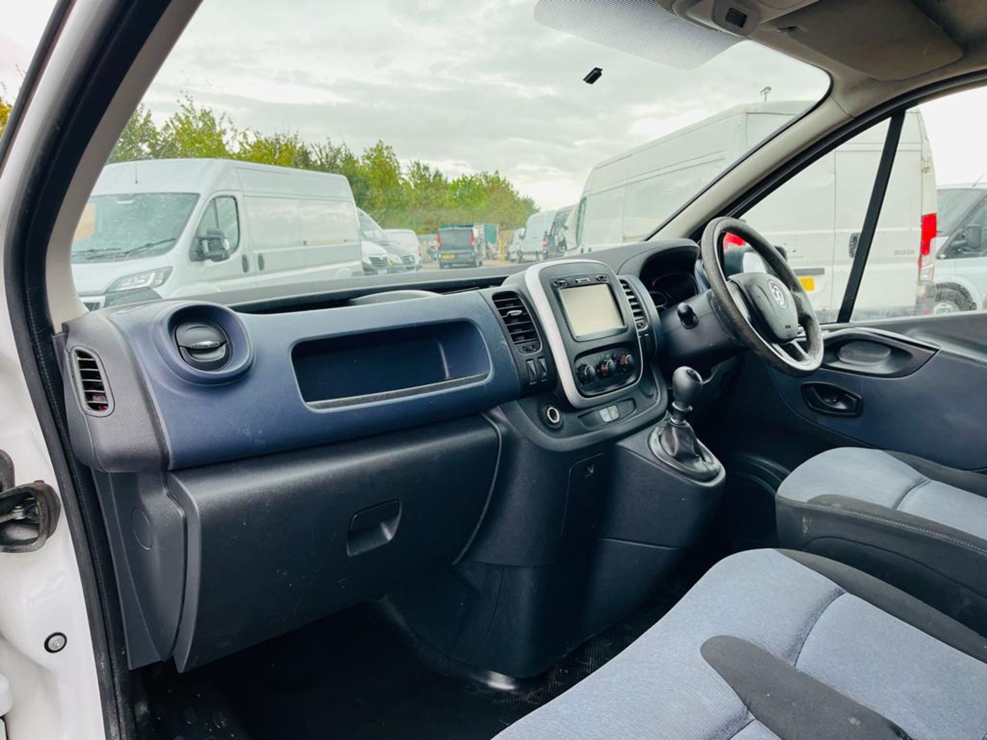 ** ON SALE ** Vauxhall Vivaro 2.7T 1.6 CDTI 115 SWB PanelVan 2015 '65 Reg' - Sat Nav- No Vat - Image 25 of 27