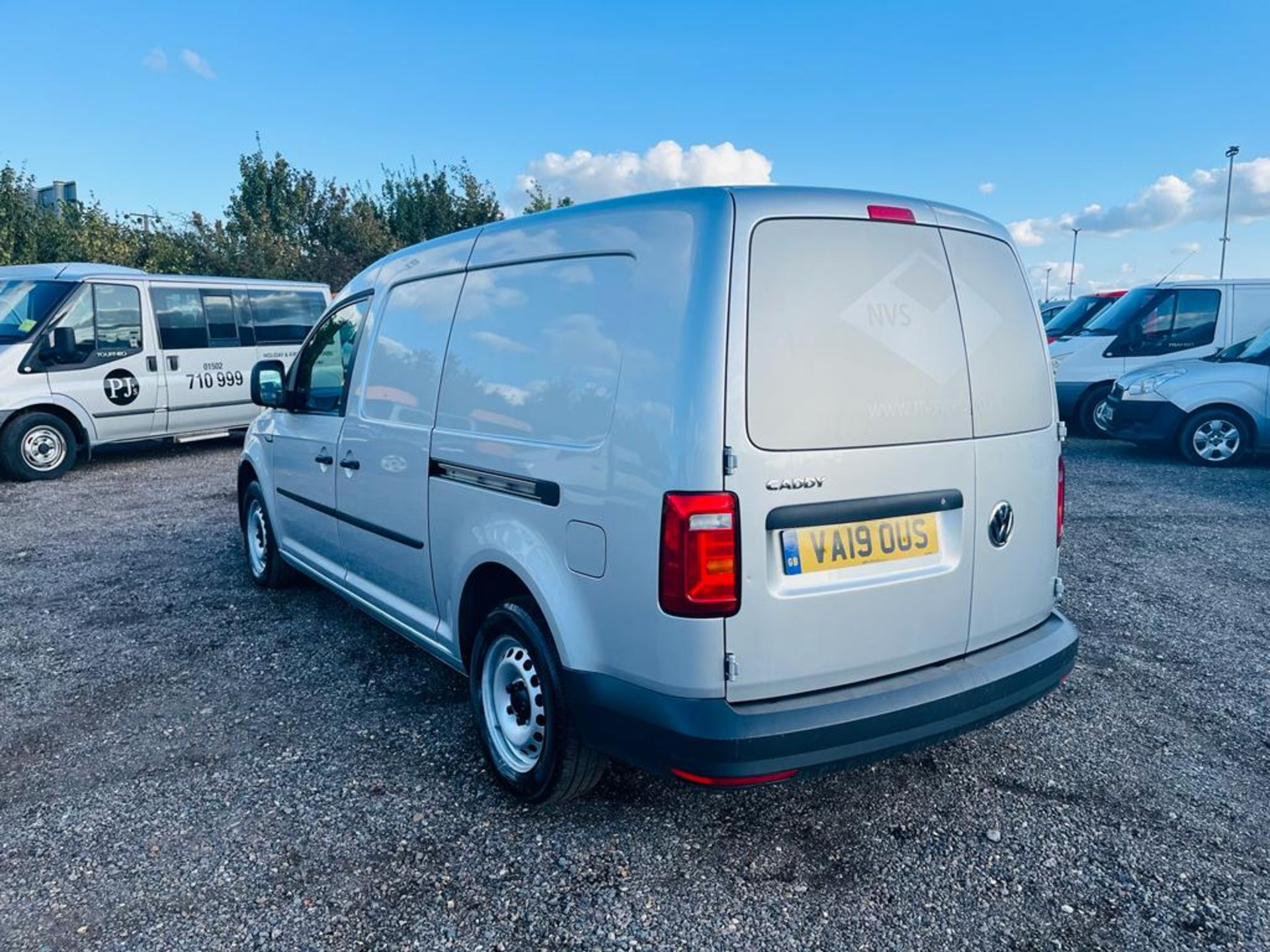 ** ON SALE ** Volkswagen Caddy Maxi C20 2.0 TDI 102 BMT Startline Automatic 2019 '19 Reg' - A/C - Image 8 of 30