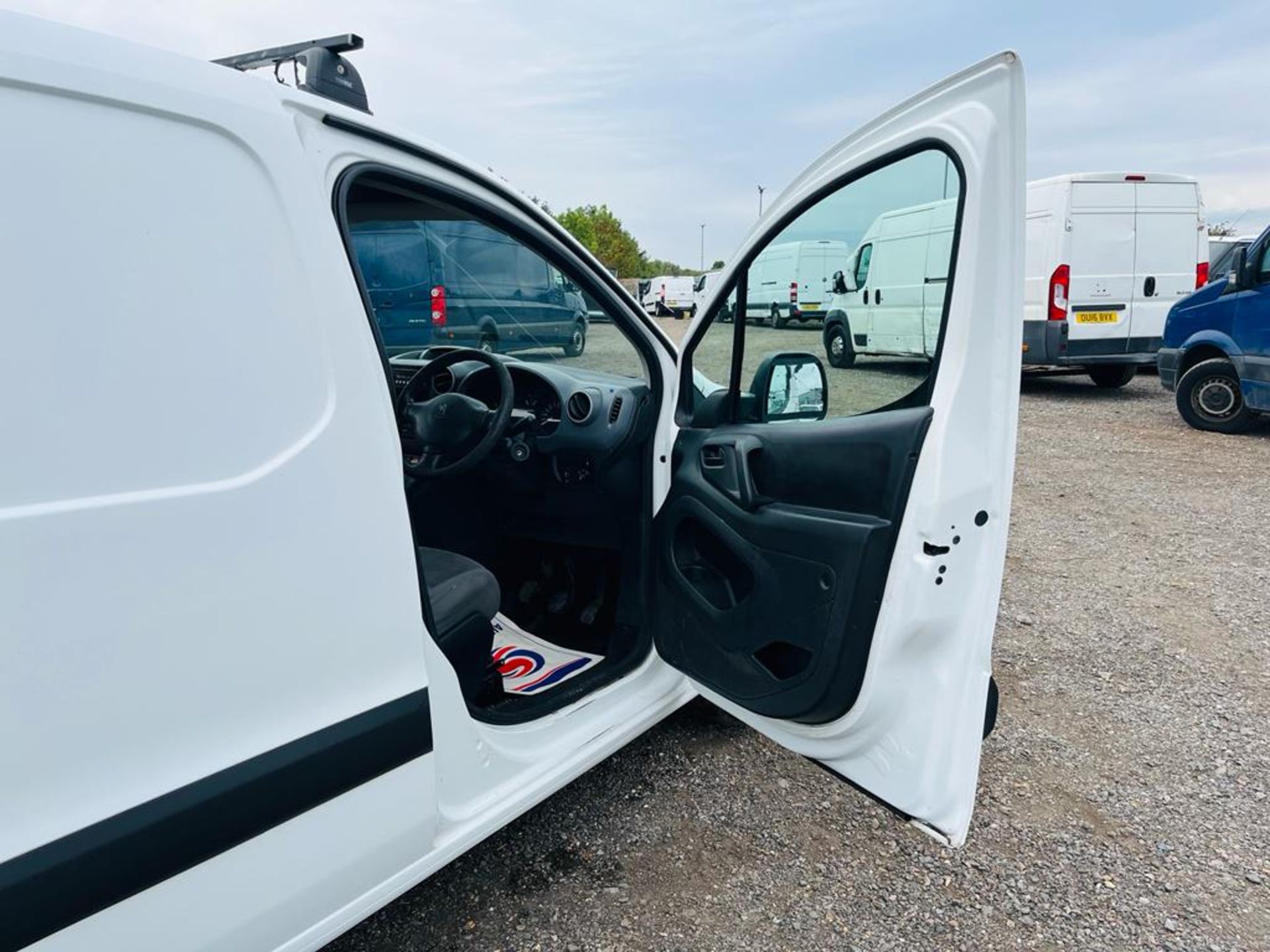 ** ON SALE ** Peugeot Partner L1 1.6 HDI 92 850 S Van 2016 '65 Reg' - Power Mirrors - Image 14 of 27