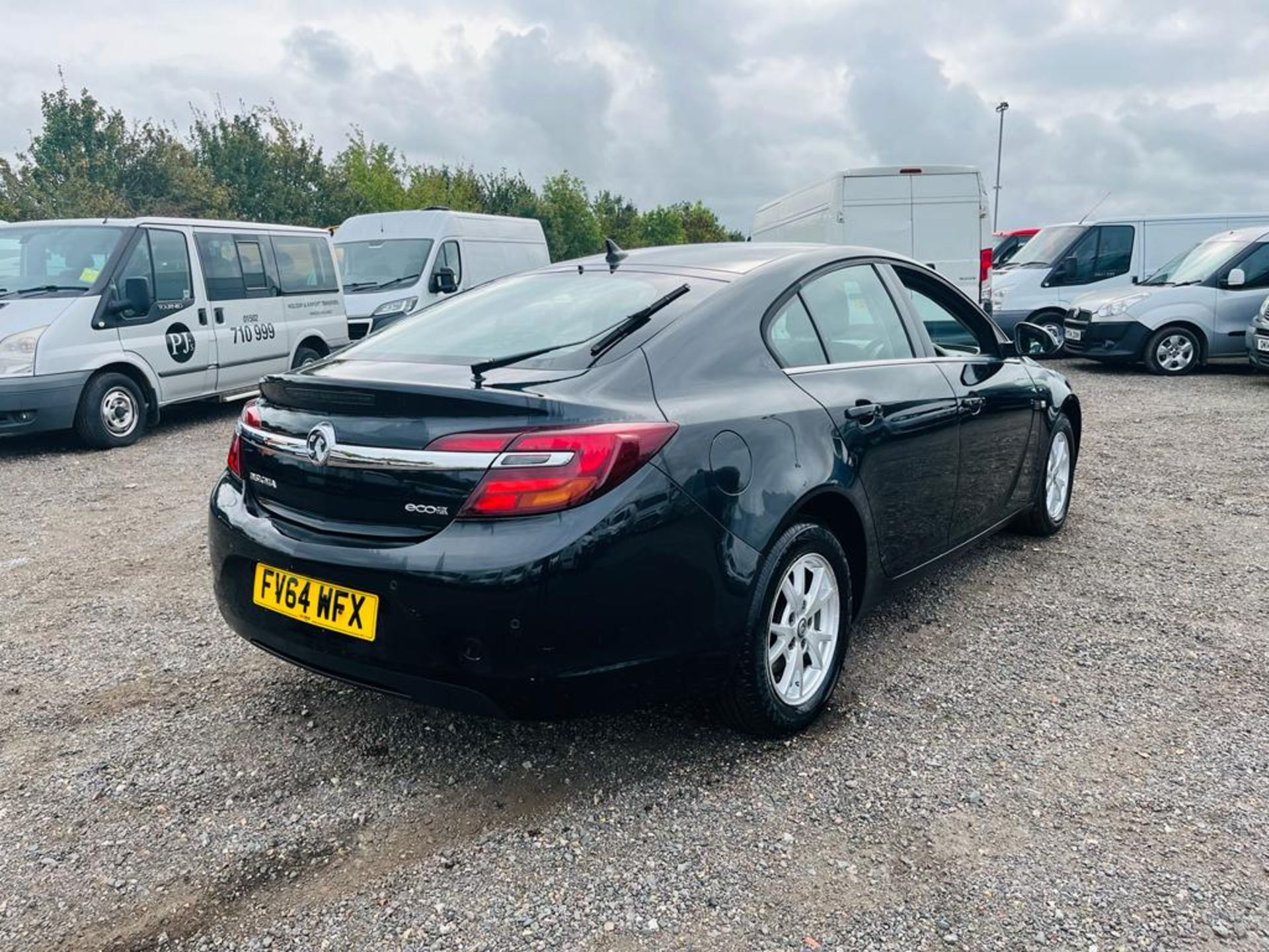 ** ON SALE ** Vauxhall Insignia 2.0 CDTI E/F 140 Design Hatchback 2015 '64 Reg' - SatNav - Image 9 of 27