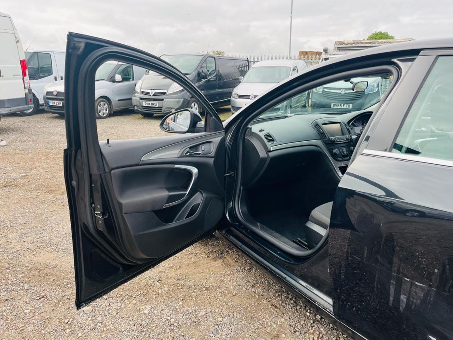 ** ON SALE ** Vauxhall Insignia 2.0 CDTI E/F 140 Design Hatchback 2015 '64 Reg' - SatNav - Image 19 of 27
