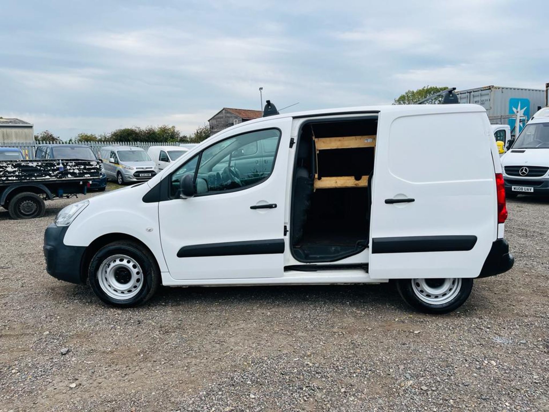 ** ON SALE ** Peugeot Partner L1 1.6 HDI 92 850 S Van 2016 '65 Reg' - Power Mirrors - Image 6 of 27