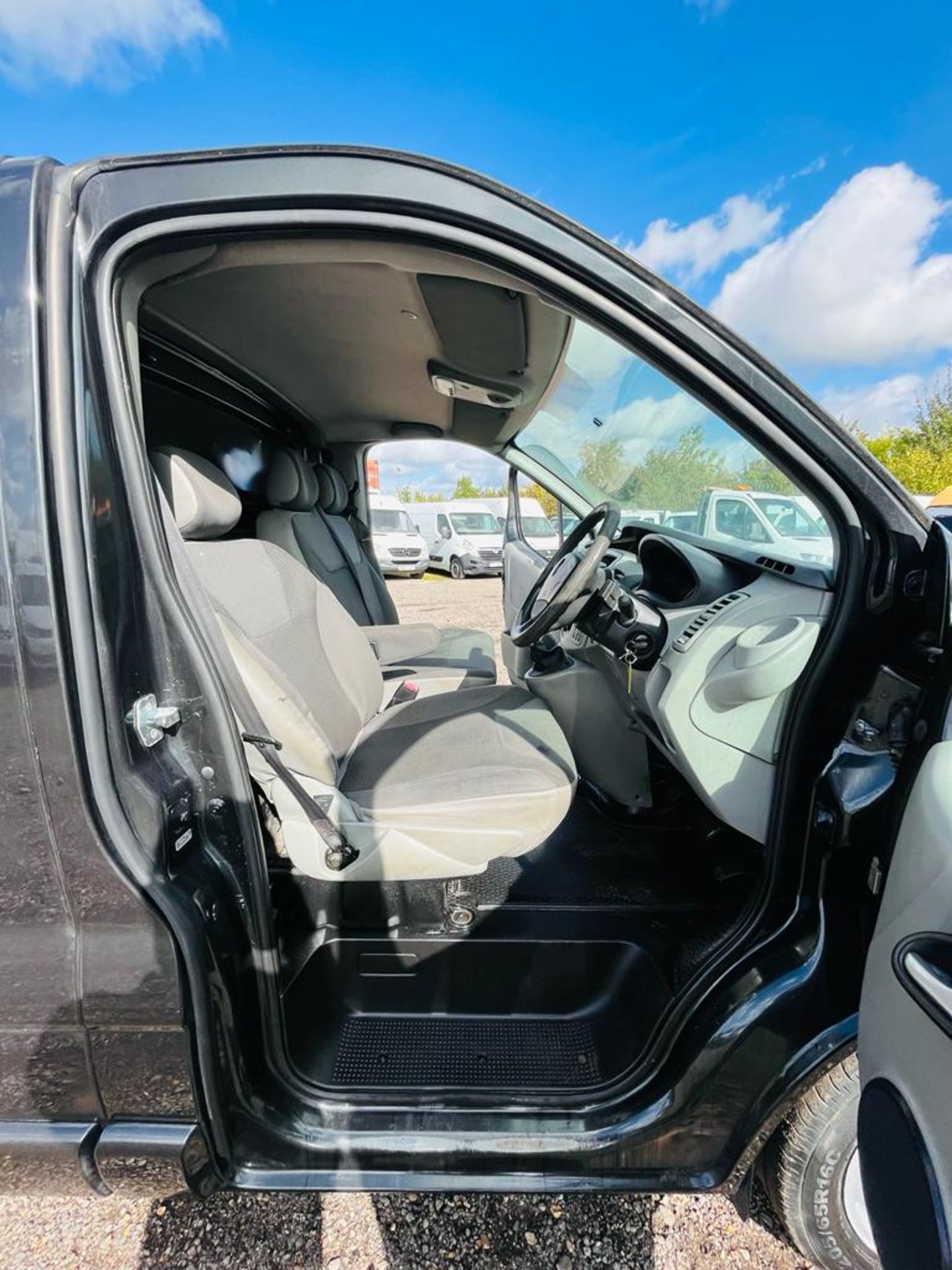 ** ON SALE ** Vauxhall Vivaro 2.9T 2.0 CDTI 115 LWB Sportive PanelVan 2014 '14 Reg' - A/C - No Vat - Image 16 of 27