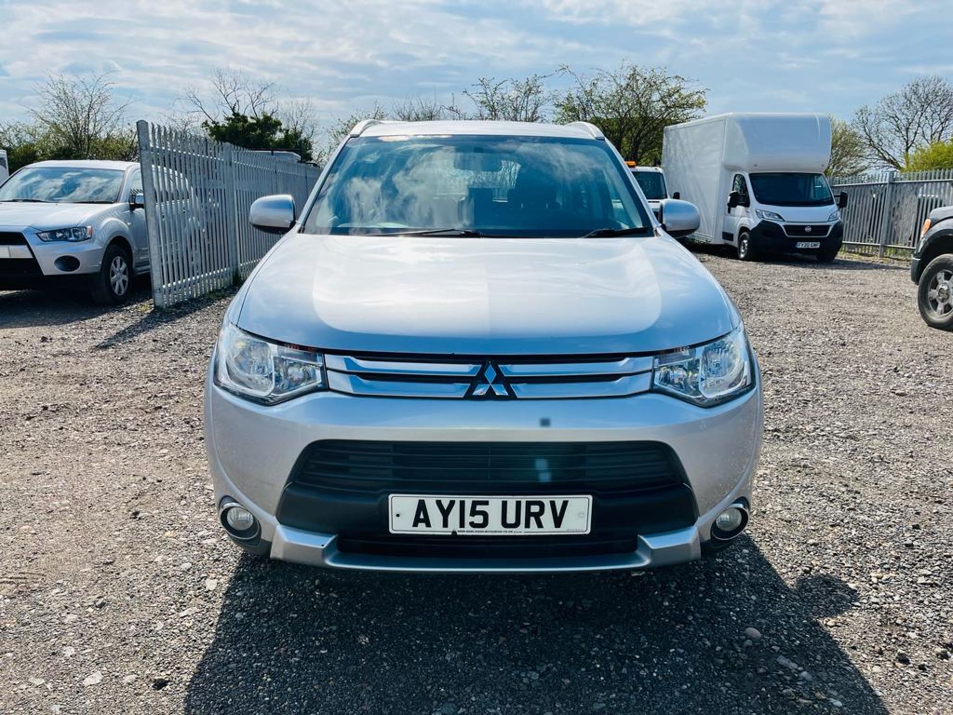 ** ON SALE ** Mitsubishi Outlander GX2 2.3 DI-D 150 4WD 2015 '15 Reg' A/C - No Vat - Image 13 of 25