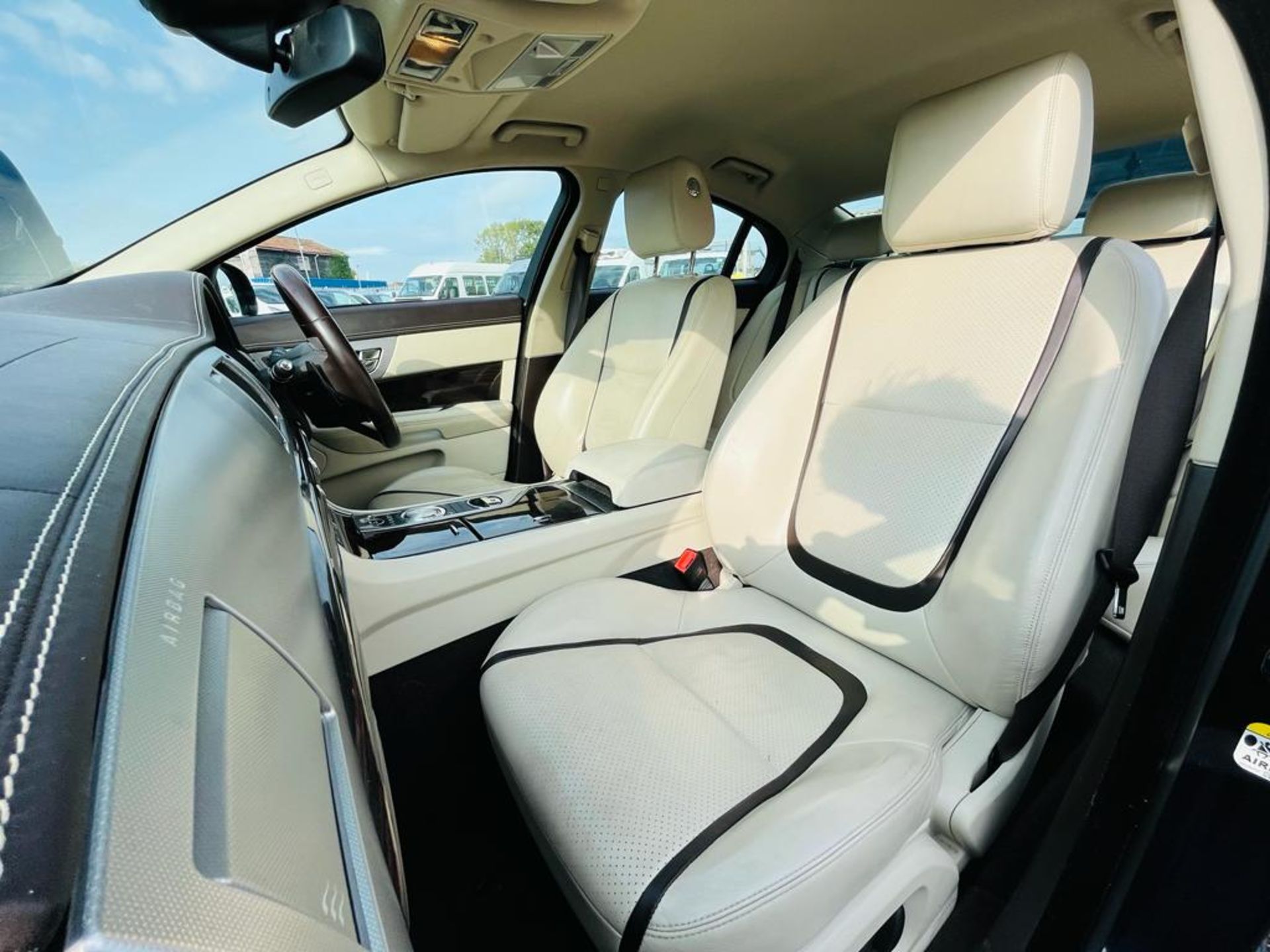 ** ON SALE ** Jaguar XF 2.2 D 200 Portfolio Saloon 2015 '15 Reg' - A/C - Sat Nav - Parking Sensors - Image 26 of 30